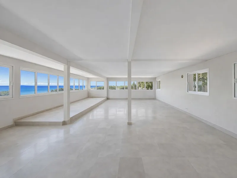 Apartment - Penthouse в продаже в Marbella, Málaga. В доме 5 спален и 3 ванных комнат. Площадь дома 215 м²