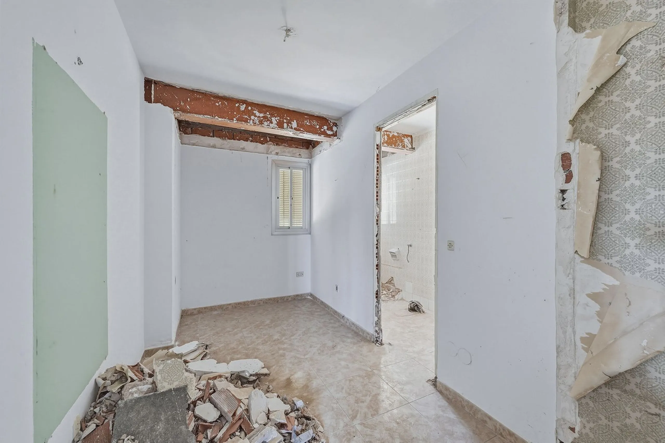 Apartment - Penthouse в продаже в Marbella, Málaga. В доме 5 спален и 3 ванных комнат. Площадь дома 215 м²
