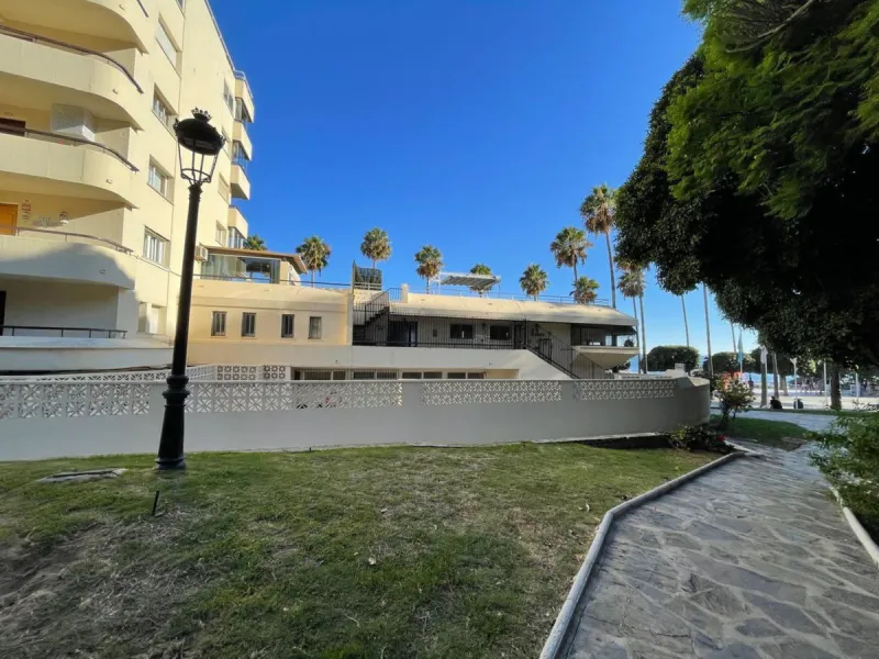 Apartment - Penthouse в продаже в Marbella, Málaga. В доме 5 спален и 3 ванных комнат. Площадь дома 215 м²