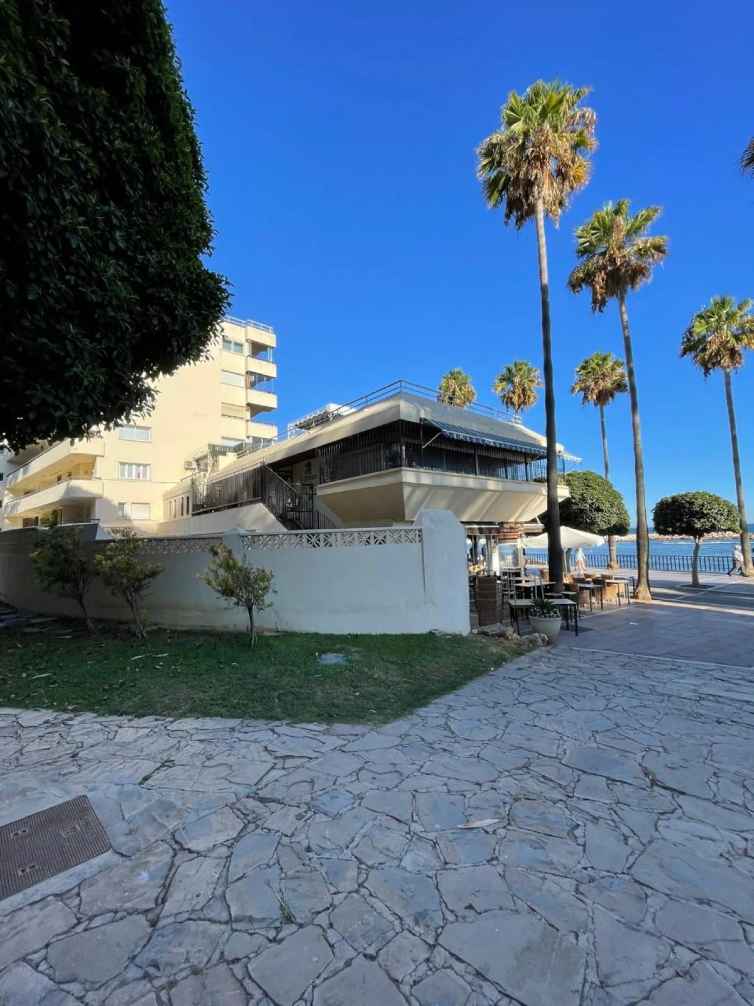 Apartment - Penthouse в продаже в Marbella, Málaga. В доме 5 спален и 3 ванных комнат. Площадь дома 215 м²
