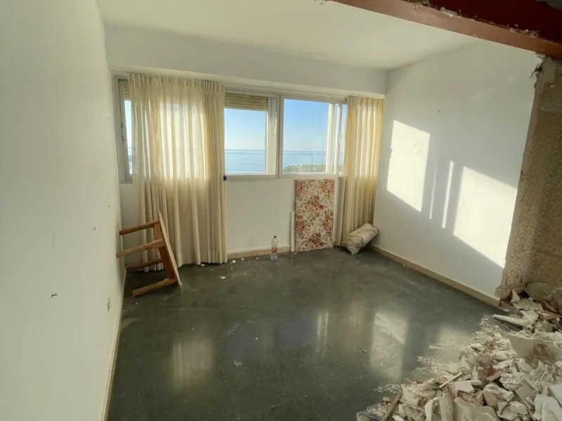 Apartment - Penthouse в продаже в Marbella, Málaga. В доме 5 спален и 3 ванных комнат. Площадь дома 215 м²