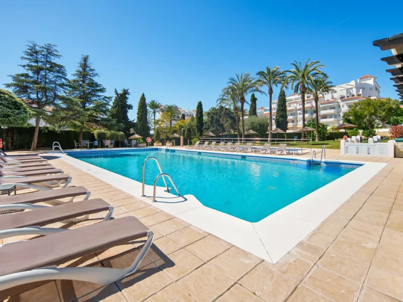 This beautifully refurbished 3 bedroom apartment has been finished to the highest standarts , with interior design by one of Spains leading designers.The property enjoys an excellent south-facing orientation , proving abundant natural light thru out the d