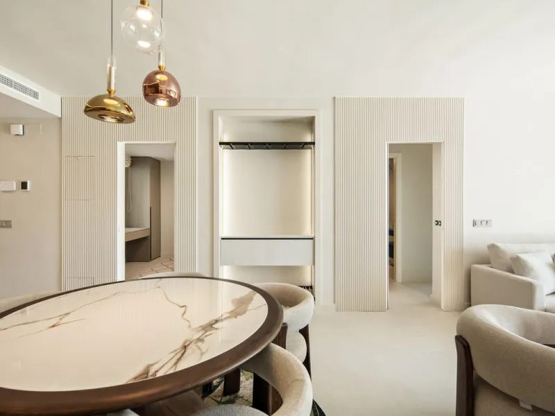 This beautifully refurbished 3 bedroom apartment has been finished to the highest standarts , with interior design by one of Spains leading designers.The property enjoys an excellent south-facing orientation , proving abundant natural light thru out the d