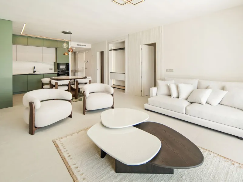 This beautifully refurbished 3 bedroom apartment has been finished to the highest standarts , with interior design by one of Spains leading designers.The property enjoys an excellent south-facing orientation , proving abundant natural light thru out the d