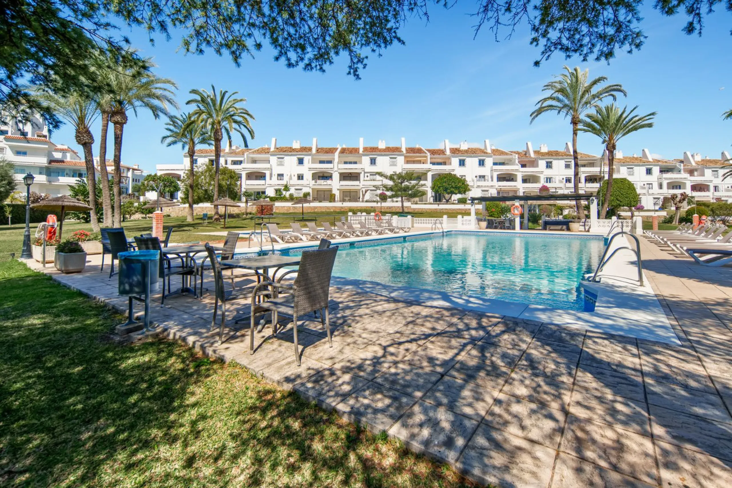 This beautifully refurbished 3 bedroom apartment has been finished to the highest standarts , with interior design by one of Spains leading designers.The property enjoys an excellent south-facing orientation , proving abundant natural light thru out the d
