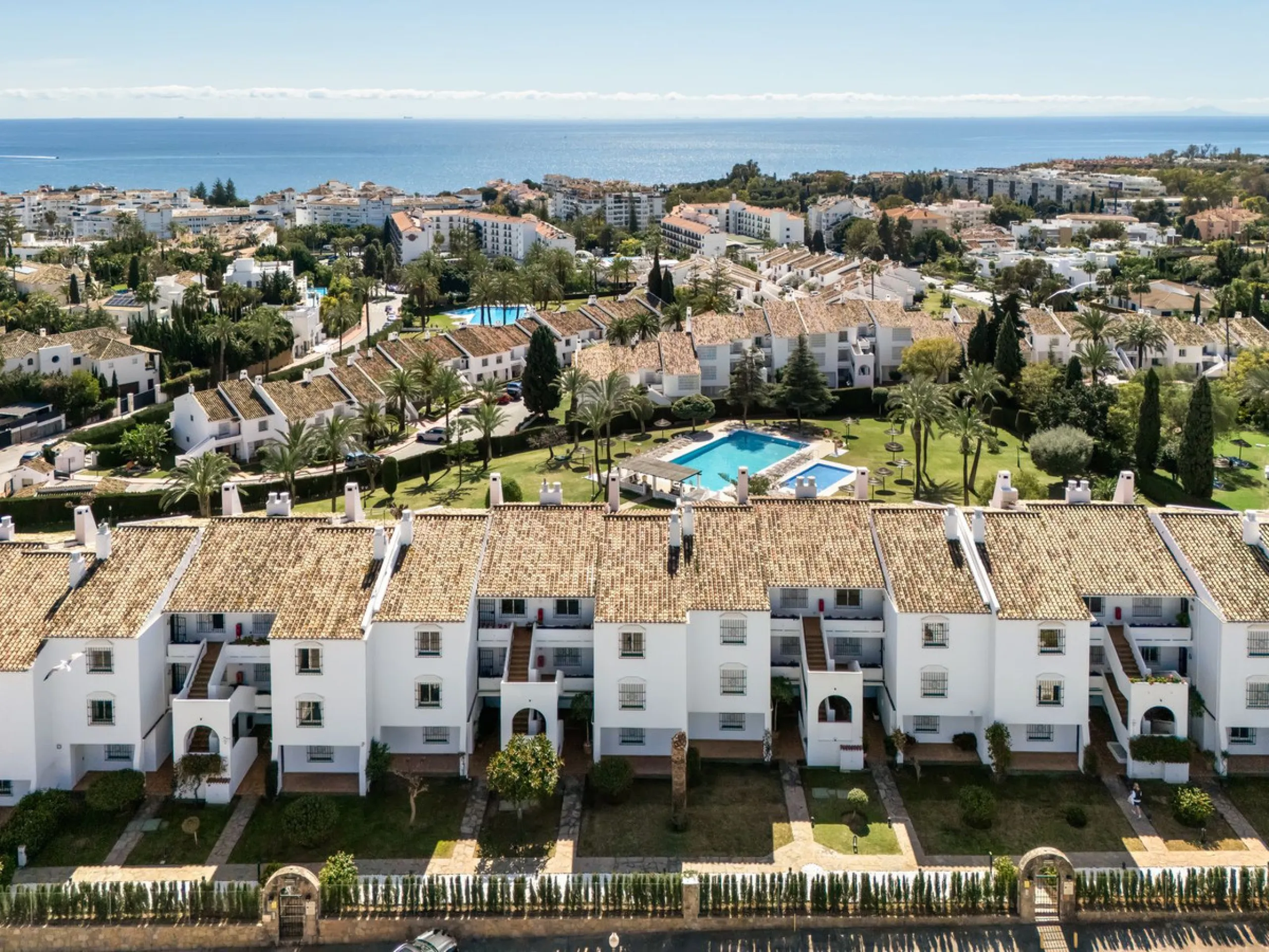 This beautifully refurbished 3 bedroom apartment has been finished to the highest standarts , with interior design by one of Spains leading designers.The property enjoys an excellent south-facing orientation , proving abundant natural light thru out the d