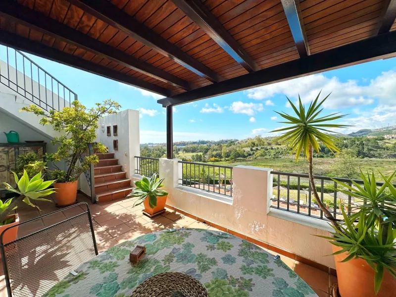 Apartment - Penthouse Duplex в продаже в Benahavís, Málaga. В доме 3 спален и 2 ванных комнат. Площадь дома 121 м²