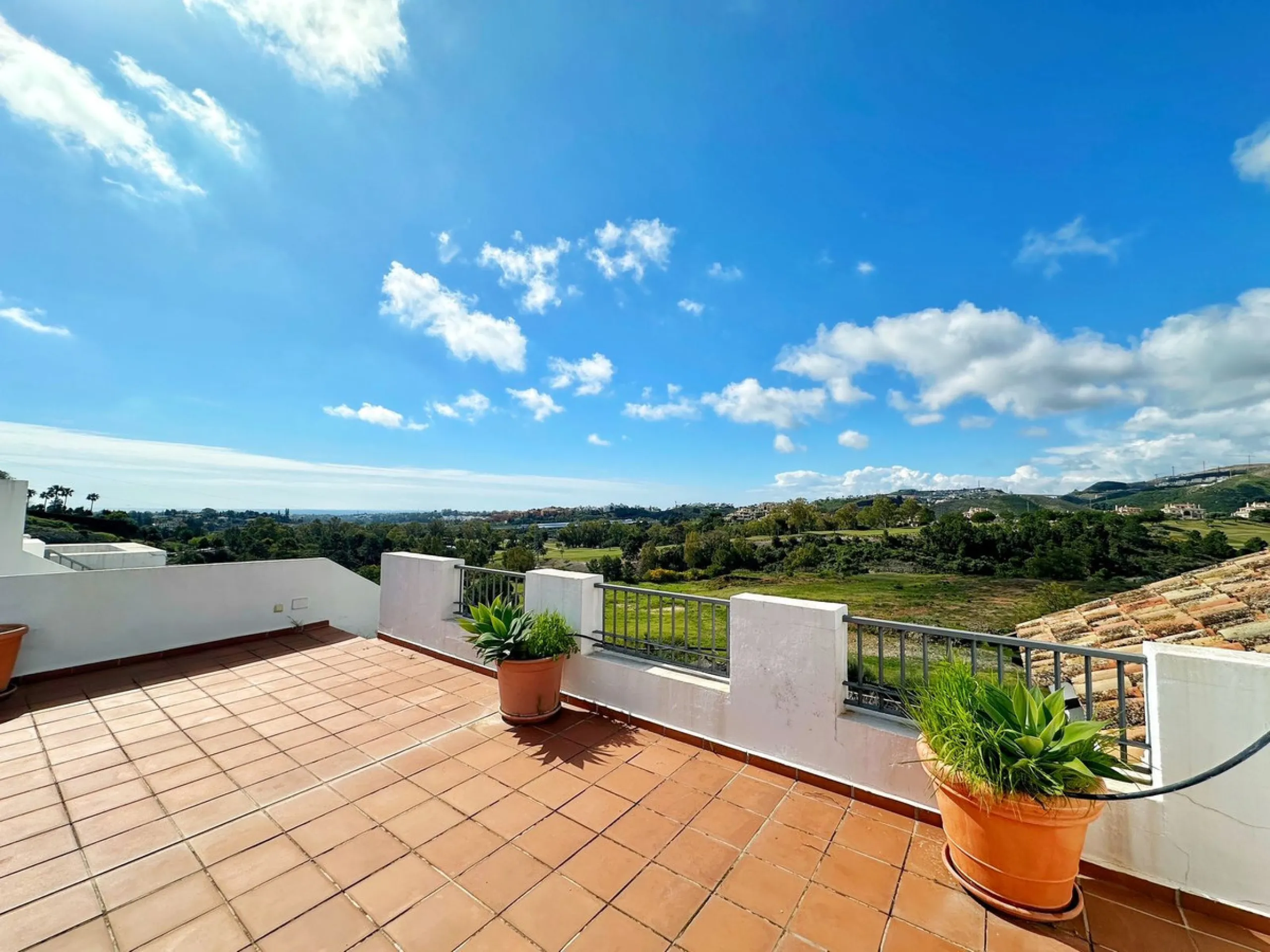 Duplex Penthouse with Panoramic Sea Views in Los Arqueros, Benahavís – Bare Ownership for Sale (NUDA PROPIEDAD)