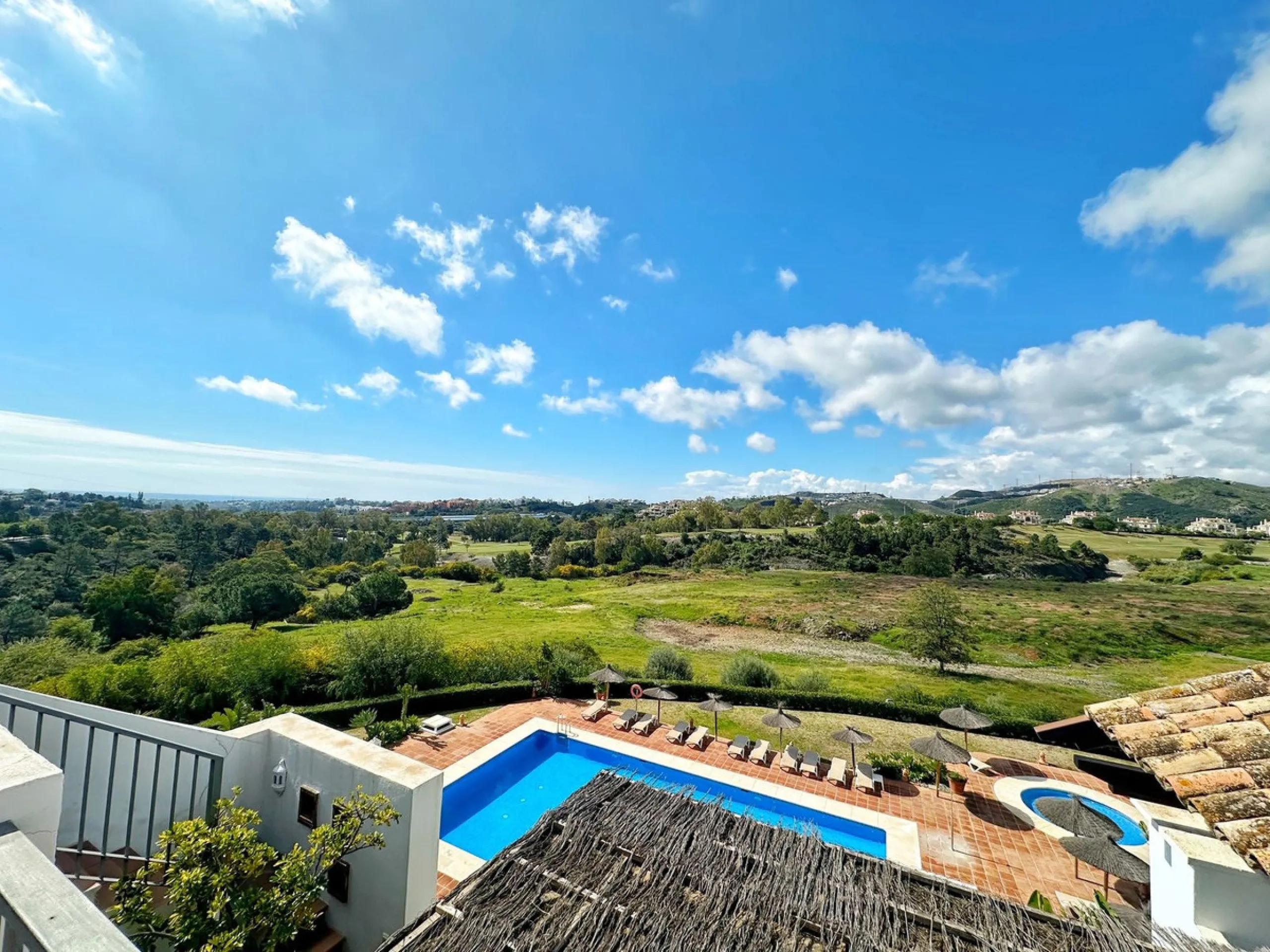 Duplex Penthouse with Panoramic Sea Views in Los Arqueros, Benahavís – Bare Ownership for Sale (NUDA PROPIEDAD)