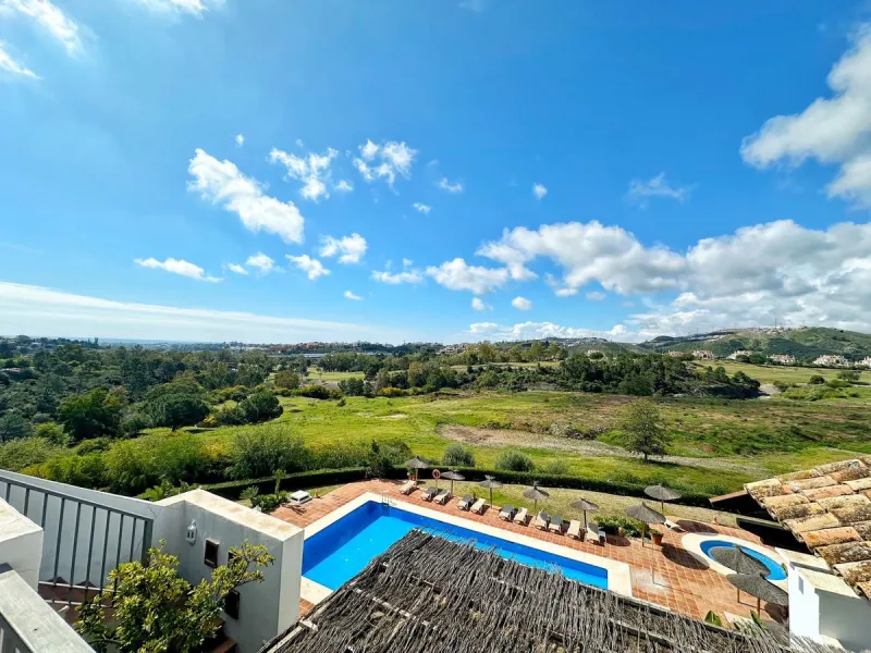 Duplex Penthouse with Panoramic Sea Views in Los Arqueros, Benahavís – Bare Ownership for Sale (NUDA PROPIEDAD)