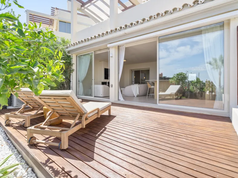 Apartment - Ground Floor Apartment в продаже в Marbella, Málaga. В доме 3 спален и 3 ванных комнат. Площадь дома 170 м²
