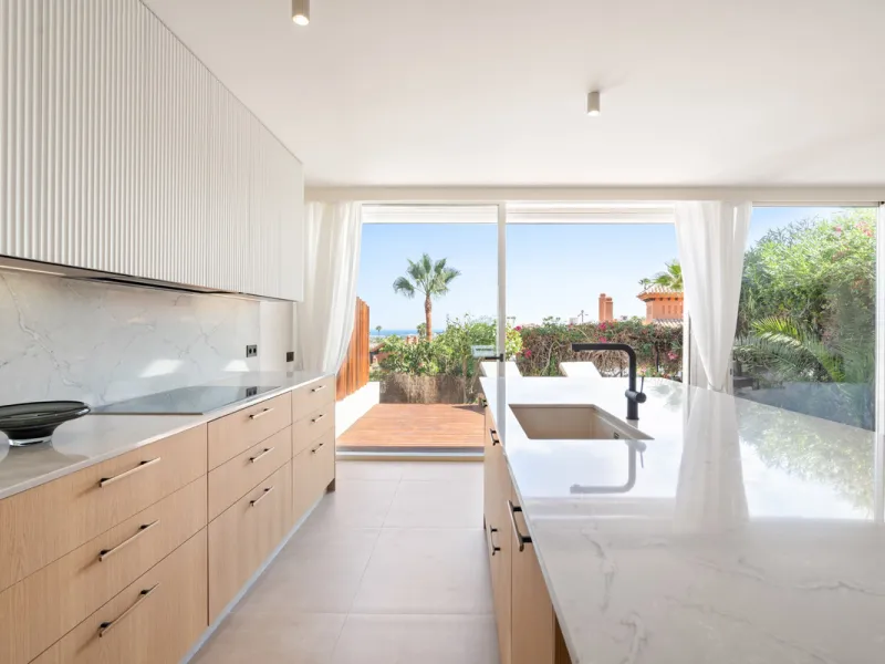Apartment - Ground Floor Apartment в продаже в Marbella, Málaga. В доме 3 спален и 3 ванных комнат. Площадь дома 170 м²