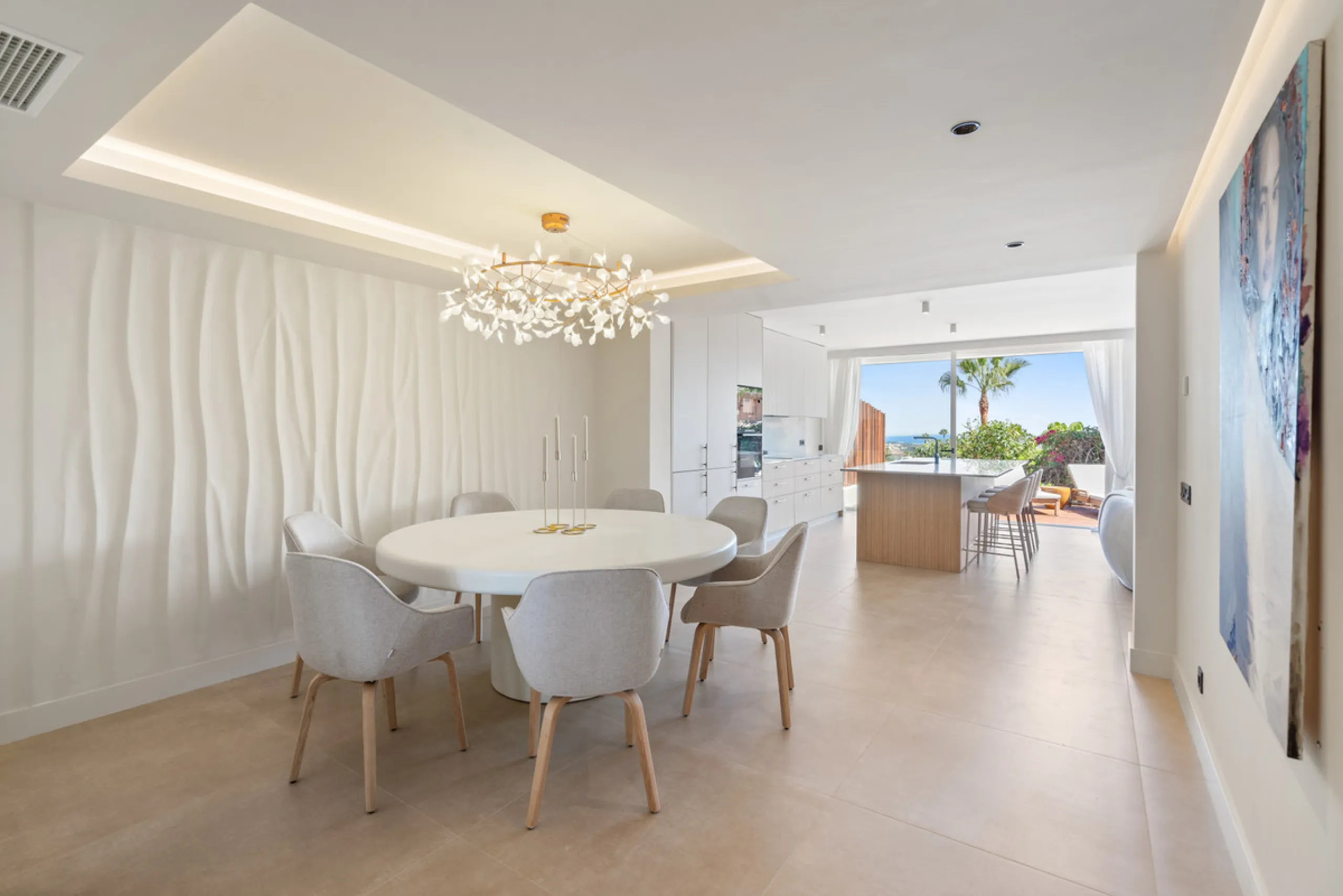 Apartment - Ground Floor Apartment в продаже в Marbella, Málaga. В доме 3 спален и 3 ванных комнат. Площадь дома 170 м²