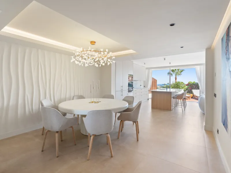 Apartment - Ground Floor Apartment в продаже в Marbella, Málaga. В доме 3 спален и 3 ванных комнат. Площадь дома 170 м²