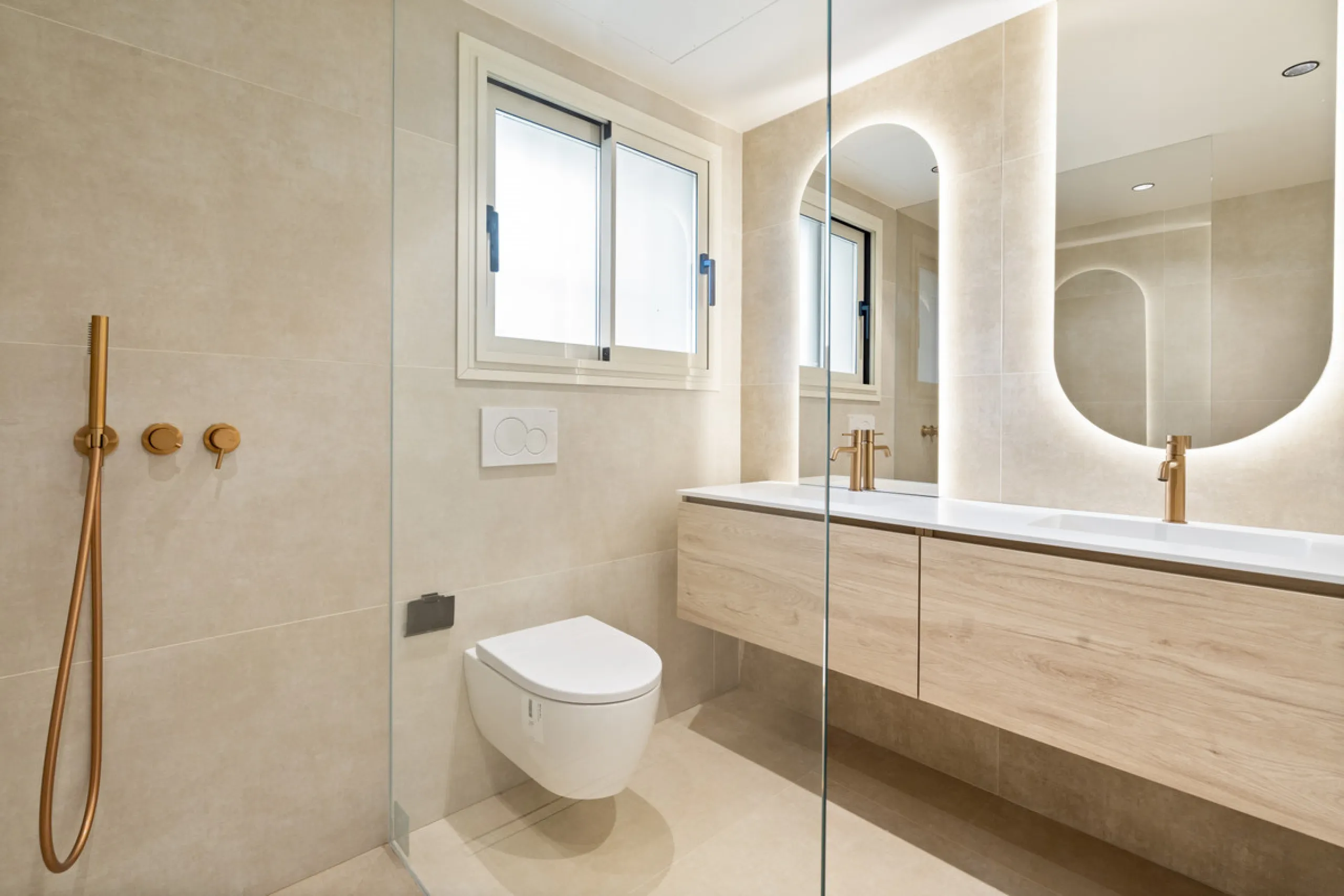 Apartment - Ground Floor Apartment в продаже в Marbella, Málaga. В доме 3 спален и 3 ванных комнат. Площадь дома 170 м²