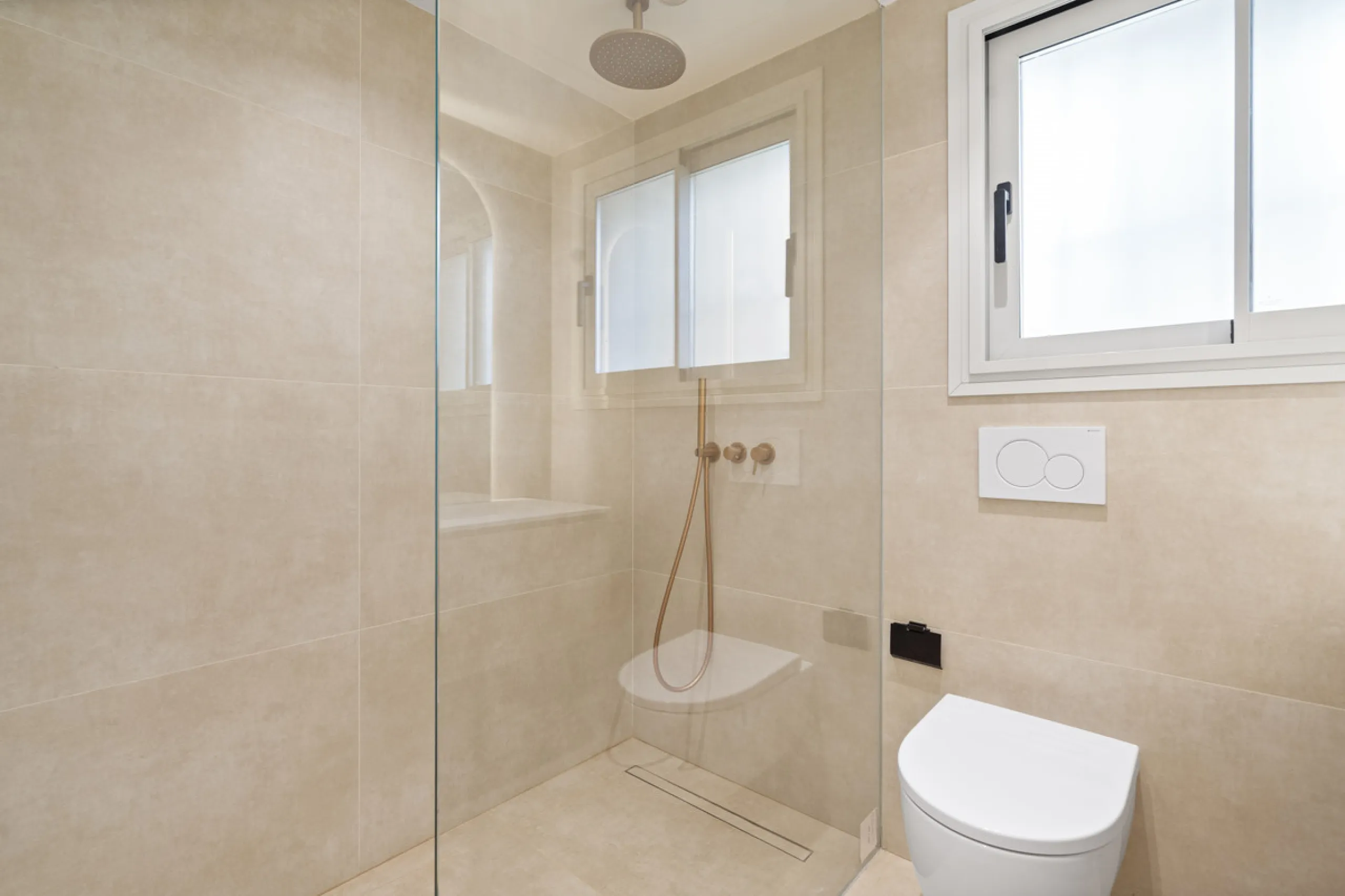 Apartment - Ground Floor Apartment в продаже в Marbella, Málaga. В доме 3 спален и 3 ванных комнат. Площадь дома 170 м²
