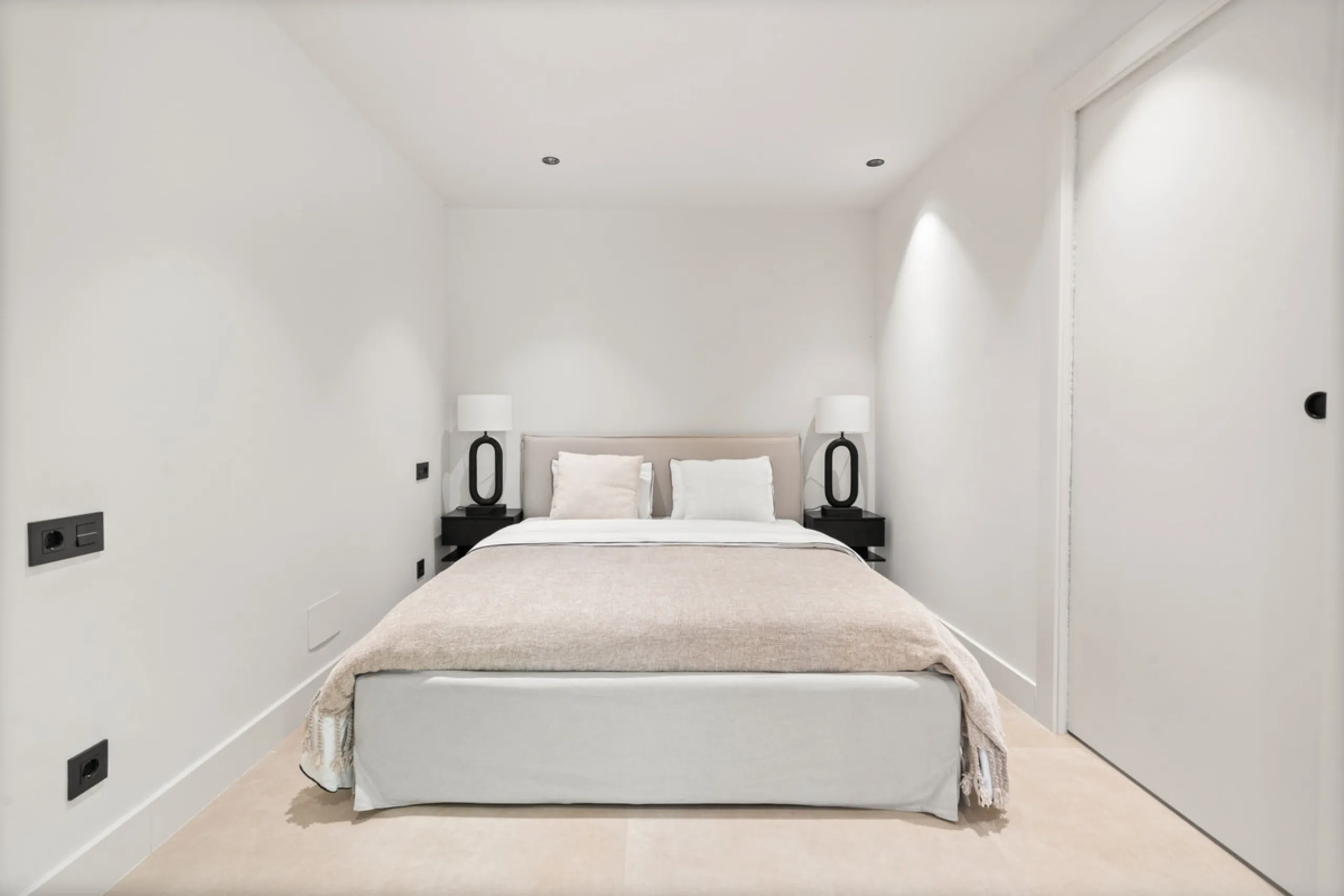 Apartment - Ground Floor Apartment в продаже в Marbella, Málaga. В доме 3 спален и 3 ванных комнат. Площадь дома 170 м²