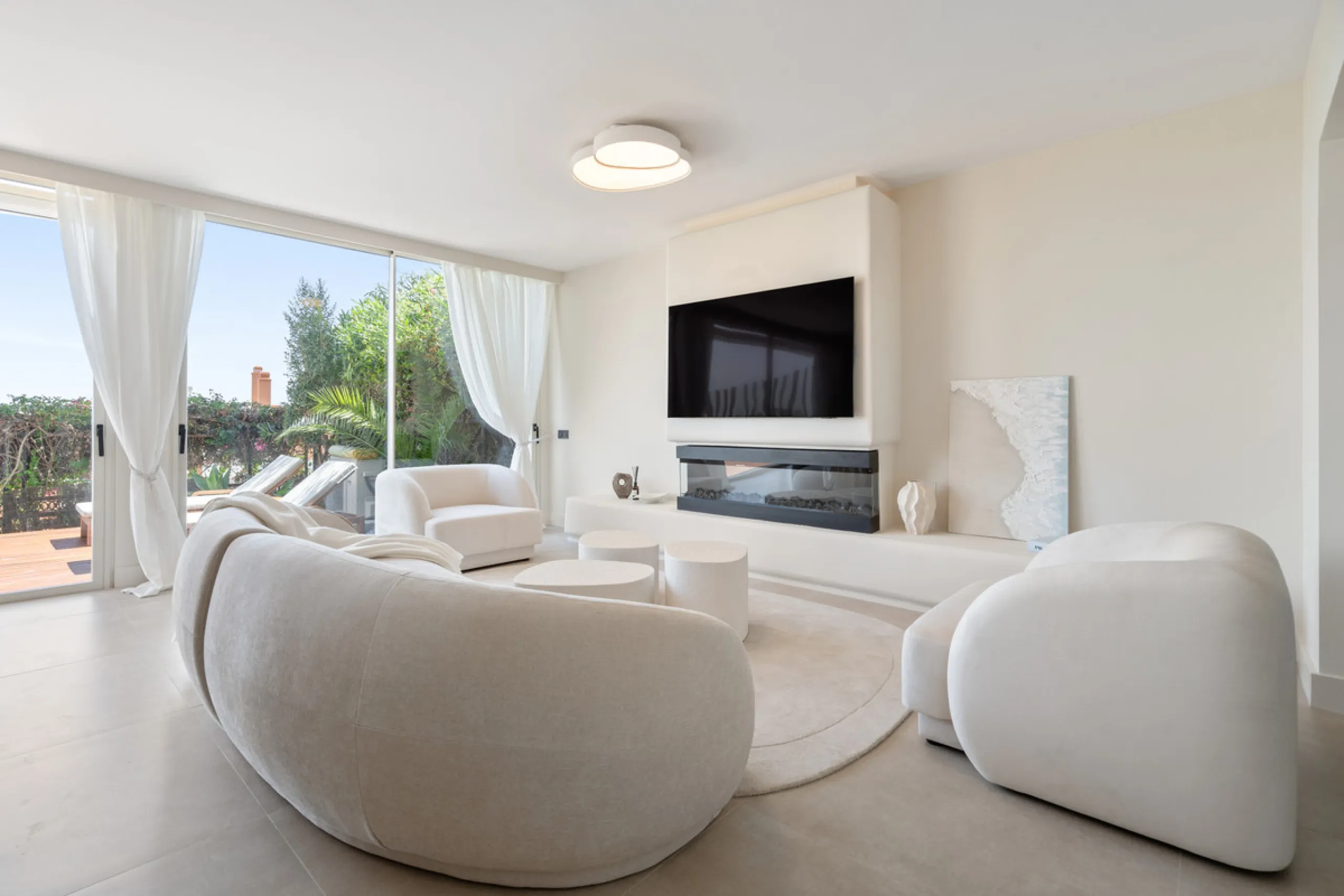 Apartment - Ground Floor Apartment в продаже в Marbella, Málaga. В доме 3 спален и 3 ванных комнат. Площадь дома 170 м²