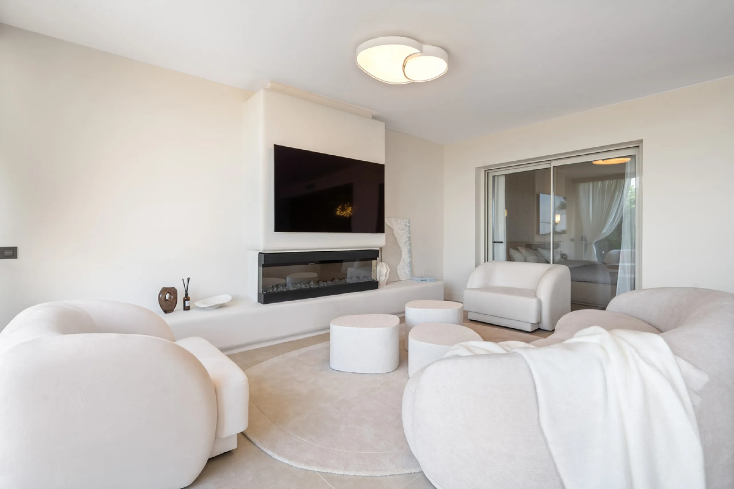 Apartment - Ground Floor Apartment в продаже в Marbella, Málaga. В доме 3 спален и 3 ванных комнат. Площадь дома 170 м²