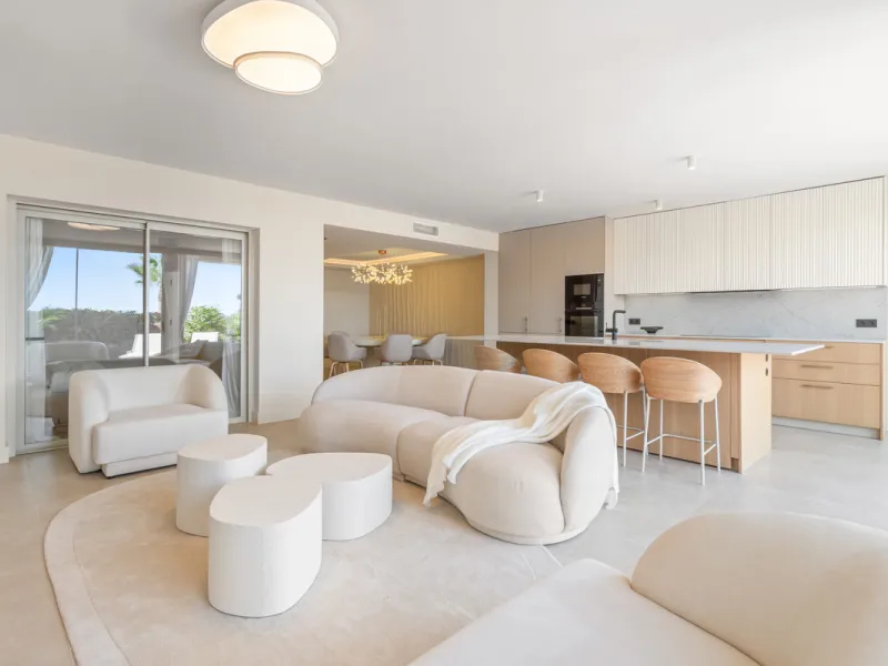 Apartment - Ground Floor Apartment в продаже в Marbella, Málaga. В доме 3 спален и 3 ванных комнат. Площадь дома 170 м²