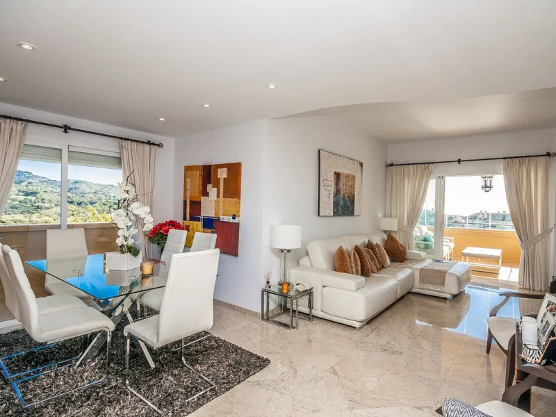Apartment - Middle Floor Apartment в продаже в Marbella, Málaga. В доме 3 спален и 2 ванных комнат. Площадь дома 140 м²