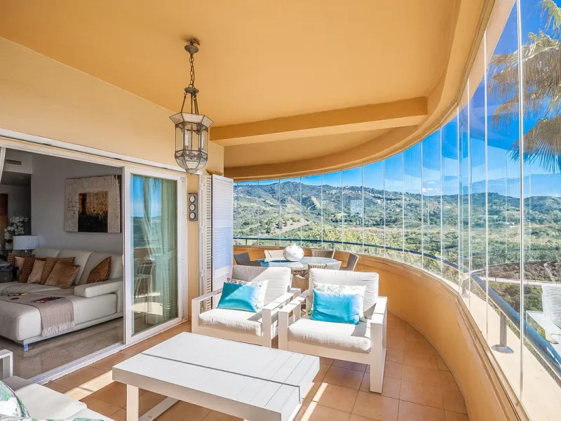 Apartment - Middle Floor Apartment в продаже в Marbella, Málaga. В доме 3 спален и 2 ванных комнат. Площадь дома 140 м²