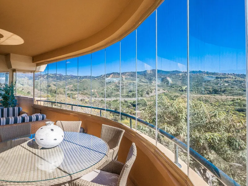 Apartment - Middle Floor Apartment в продаже в Marbella, Málaga. В доме 3 спален и 2 ванных комнат. Площадь дома 140 м²