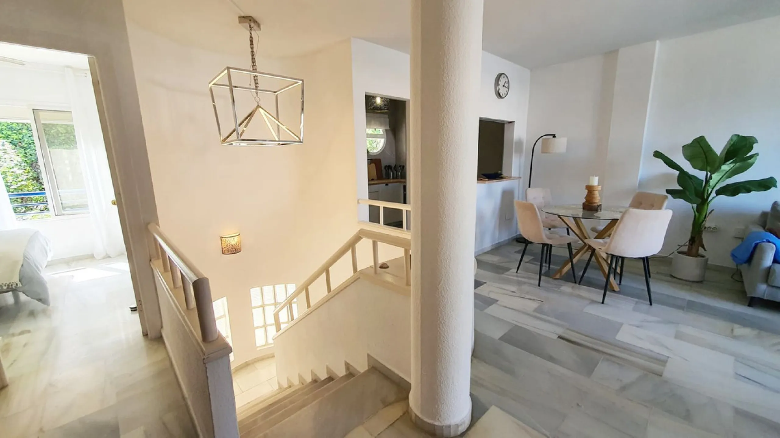 House - Townhouse в продаже в Mijas, Málaga. В доме 2 спален и 2 ванных комнат. Площадь дома 80 м²