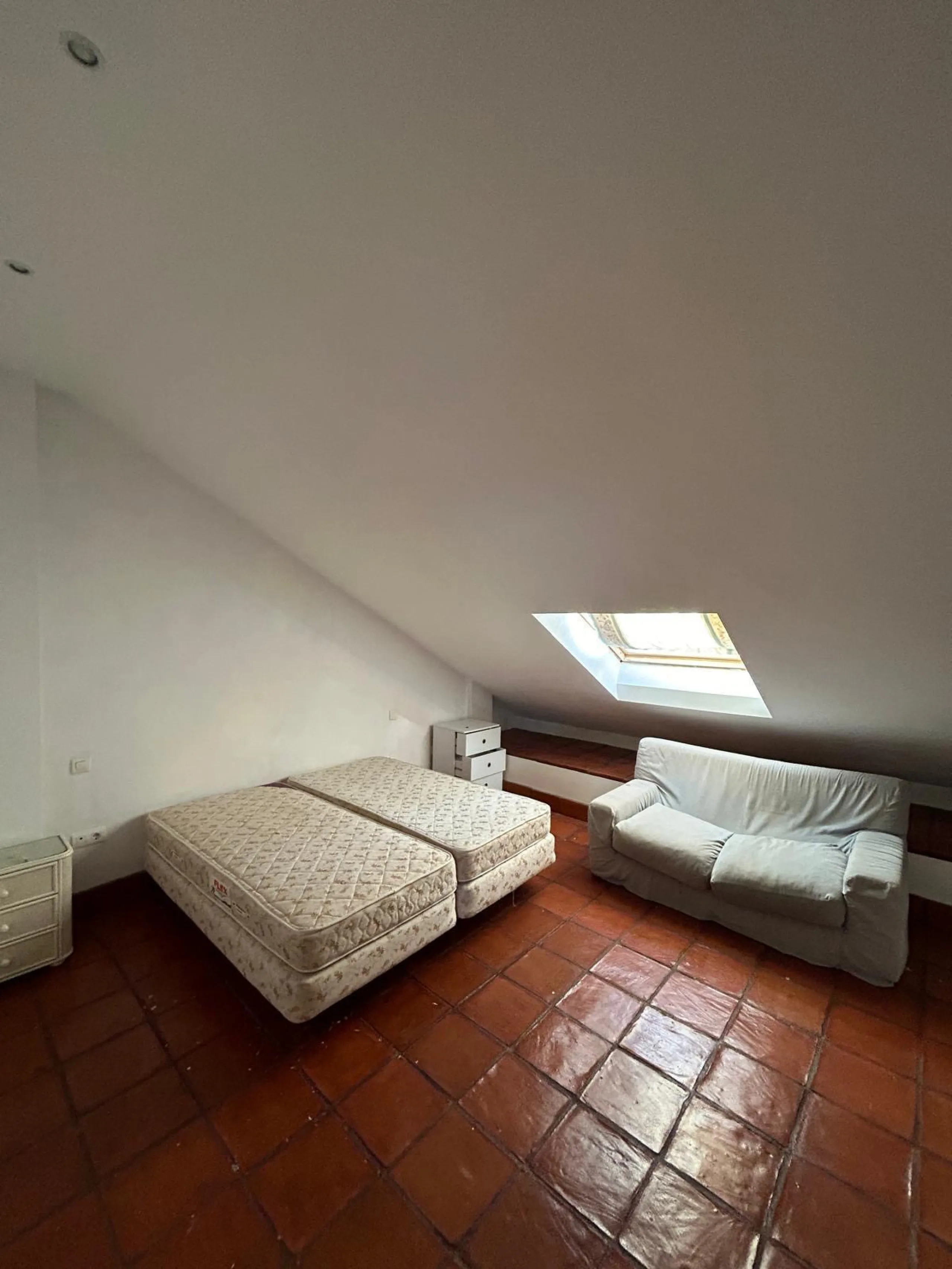 Elegant Townhouse  – A Tranquil Residential Oasis