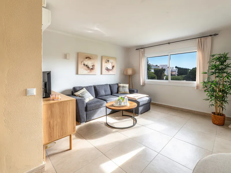 NEW TOWNHOUSE LOCATED IN THE EXCLUSIVE AREA OF MIRAFLORES, JUST 50 METERS FROM THE BEACH – WITH TOURIST LICENSE!!!