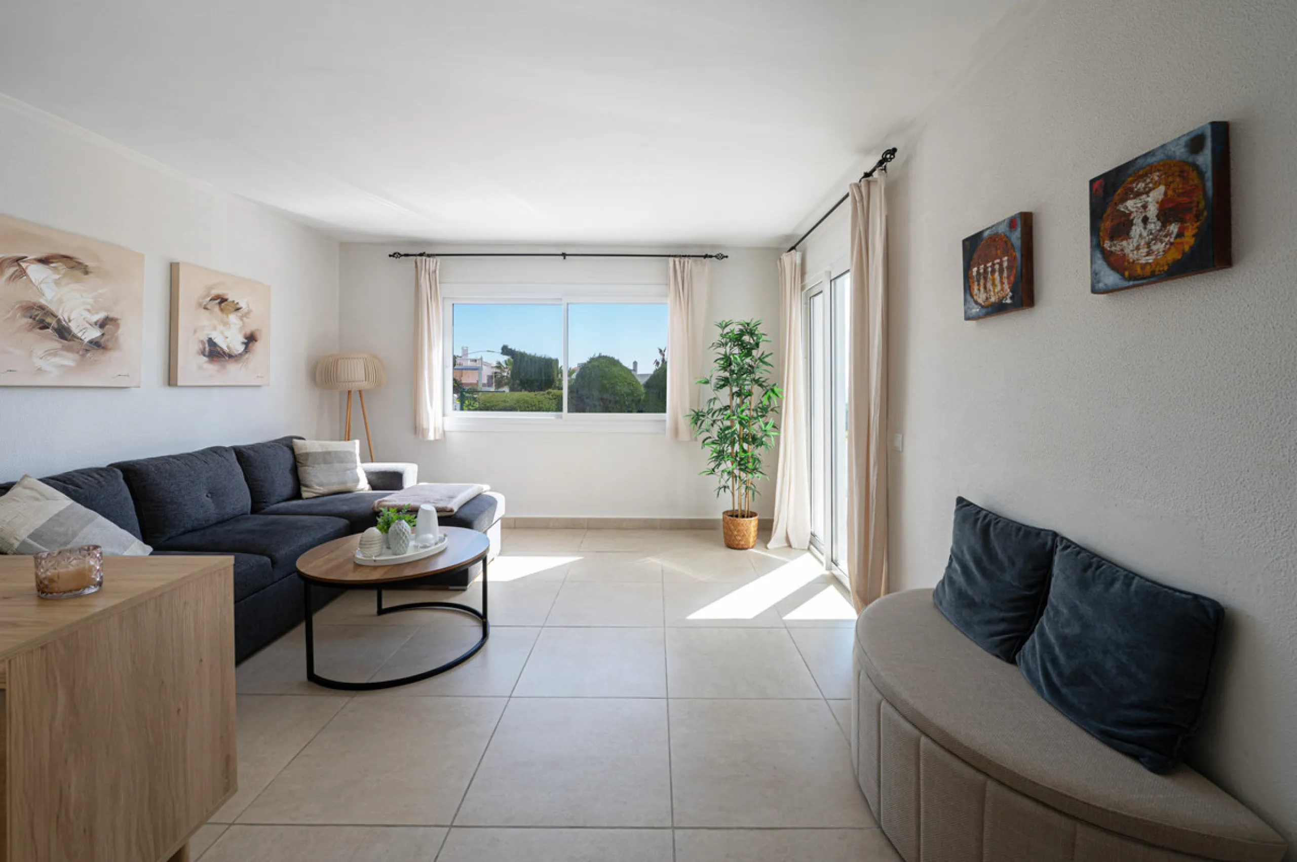 NEW TOWNHOUSE LOCATED IN THE EXCLUSIVE AREA OF MIRAFLORES, JUST 50 METERS FROM THE BEACH – WITH TOURIST LICENSE!!!