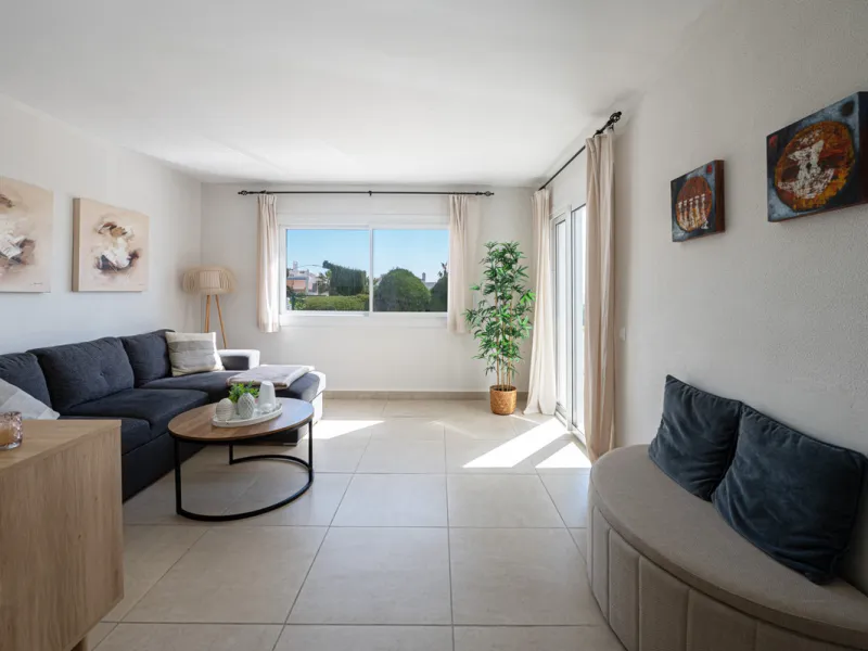 NEW TOWNHOUSE LOCATED IN THE EXCLUSIVE AREA OF MIRAFLORES, JUST 50 METERS FROM THE BEACH – WITH TOURIST LICENSE!!!