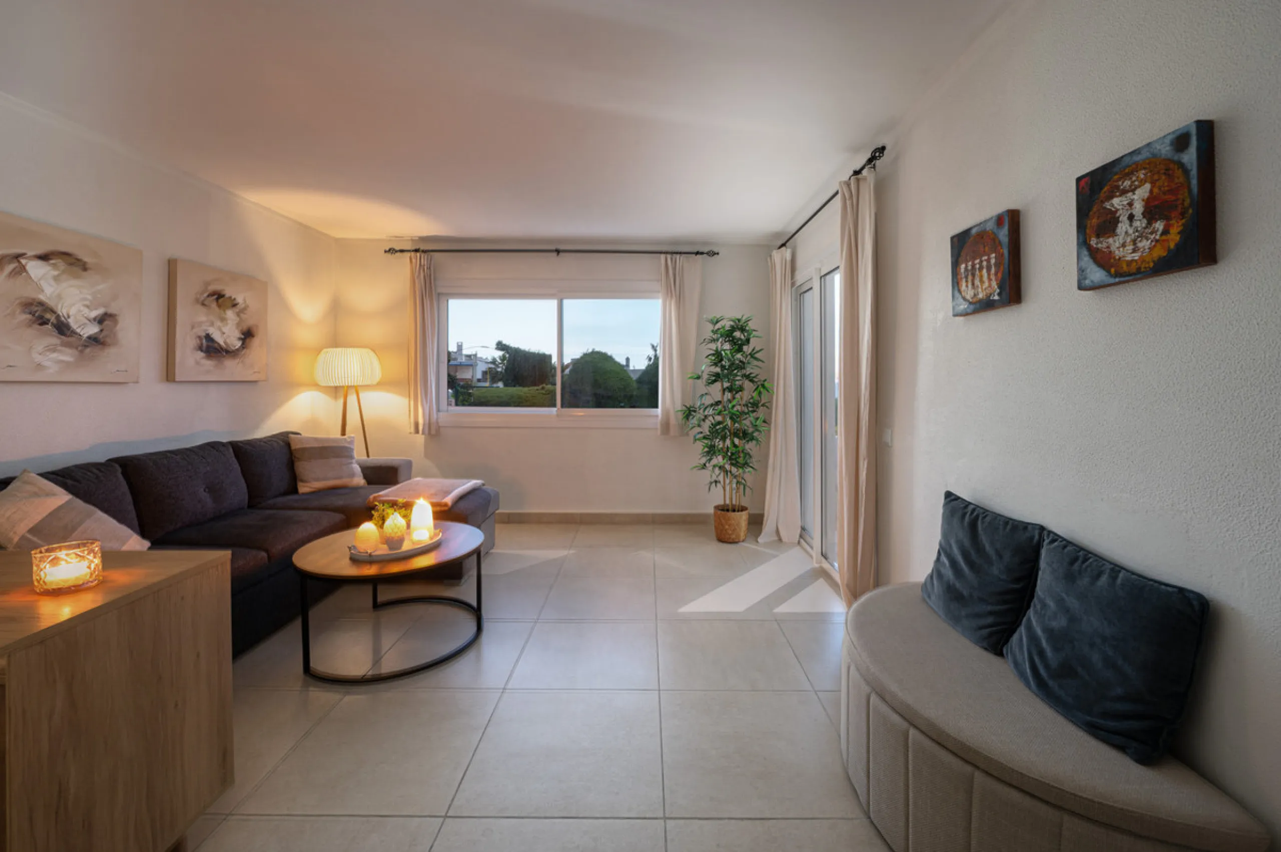 NEW TOWNHOUSE LOCATED IN THE EXCLUSIVE AREA OF MIRAFLORES, JUST 50 METERS FROM THE BEACH – WITH TOURIST LICENSE!!!