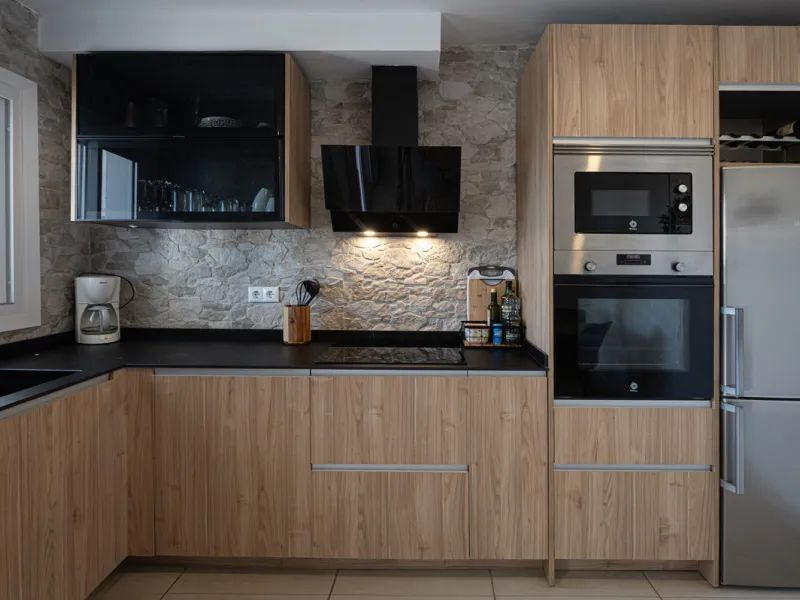 NEW TOWNHOUSE LOCATED IN THE EXCLUSIVE AREA OF MIRAFLORES, JUST 50 METERS FROM THE BEACH – WITH TOURIST LICENSE!!!