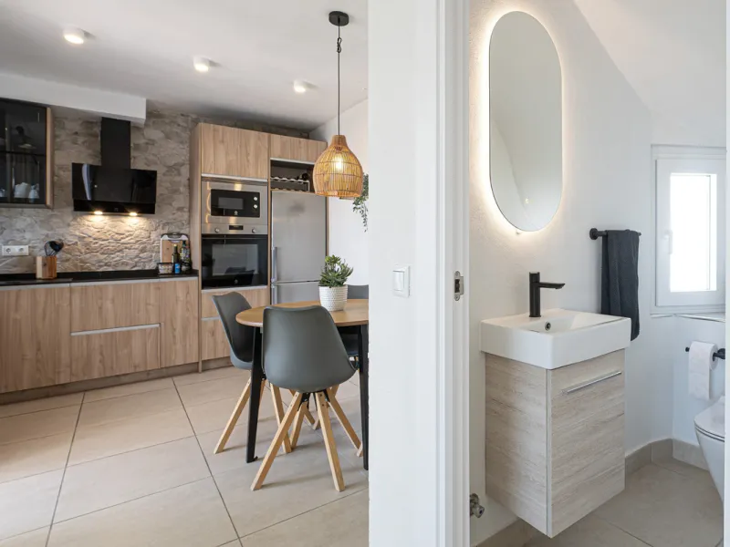 NEW TOWNHOUSE LOCATED IN THE EXCLUSIVE AREA OF MIRAFLORES, JUST 50 METERS FROM THE BEACH – WITH TOURIST LICENSE!!!