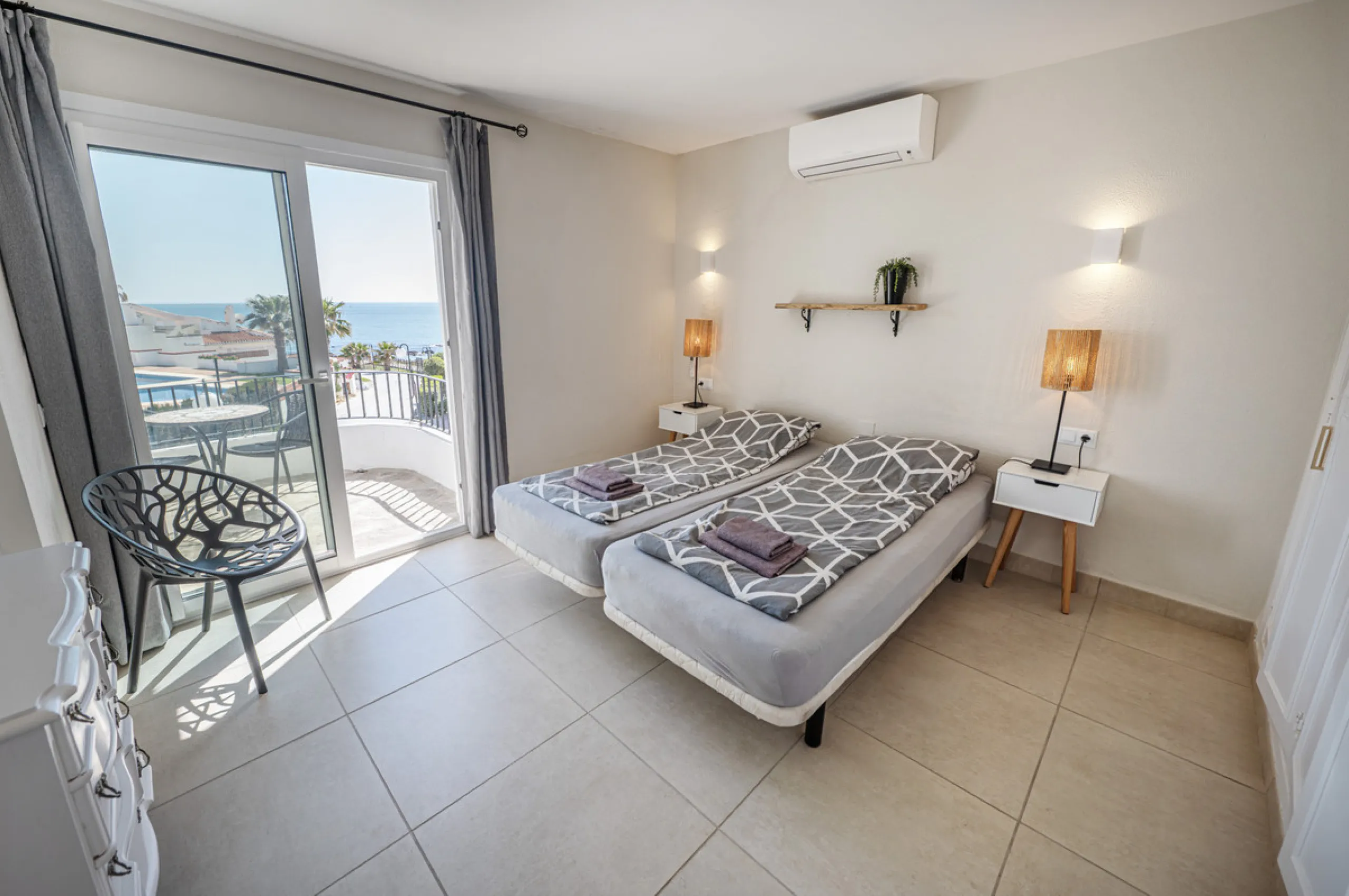 NEW TOWNHOUSE LOCATED IN THE EXCLUSIVE AREA OF MIRAFLORES, JUST 50 METERS FROM THE BEACH – WITH TOURIST LICENSE!!!