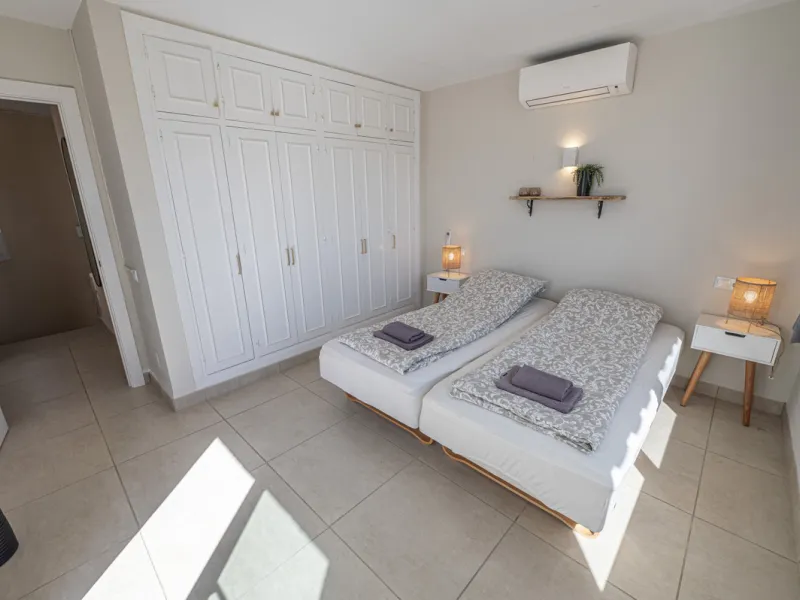 NEW TOWNHOUSE LOCATED IN THE EXCLUSIVE AREA OF MIRAFLORES, JUST 50 METERS FROM THE BEACH – WITH TOURIST LICENSE!!!