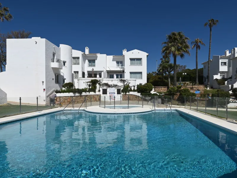 NEW TOWNHOUSE LOCATED IN THE EXCLUSIVE AREA OF MIRAFLORES, JUST 50 METERS FROM THE BEACH – WITH TOURIST LICENSE!!!