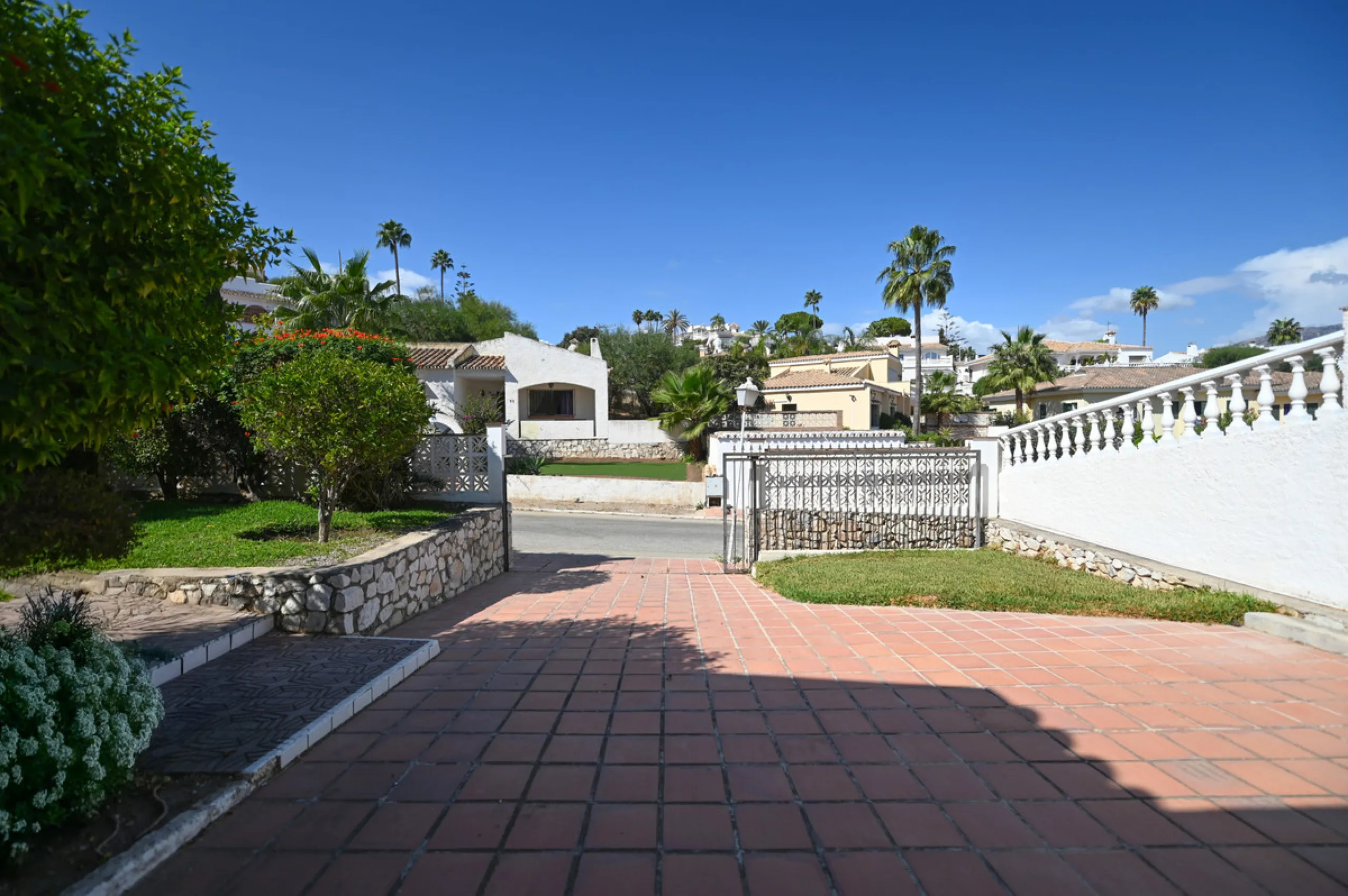 **Beautiful One-Level Villa with Private Pool – Fuengirola / Cerros del Águila**