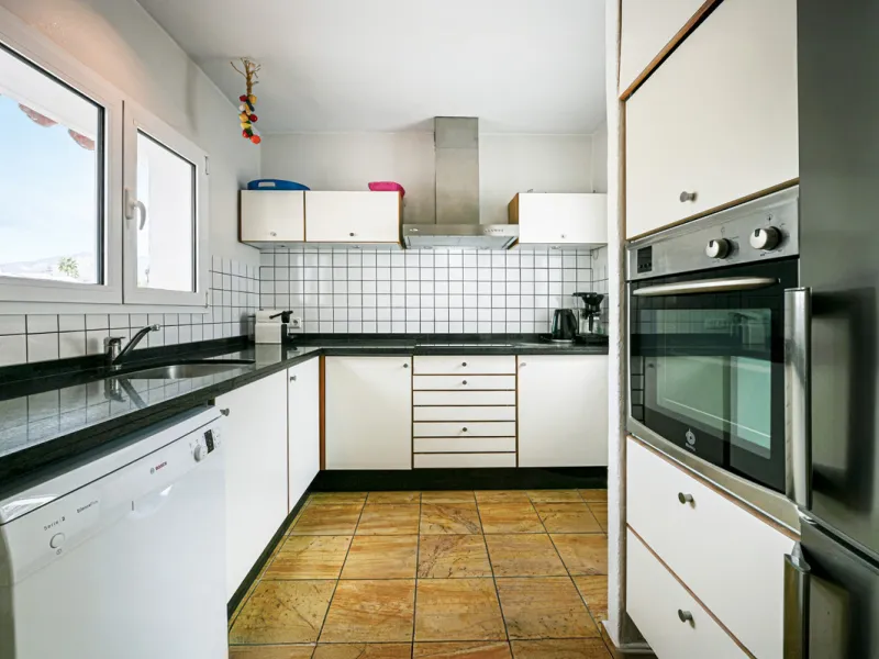 **Beautiful One-Level Villa with Private Pool – Fuengirola / Cerros del Águila**
