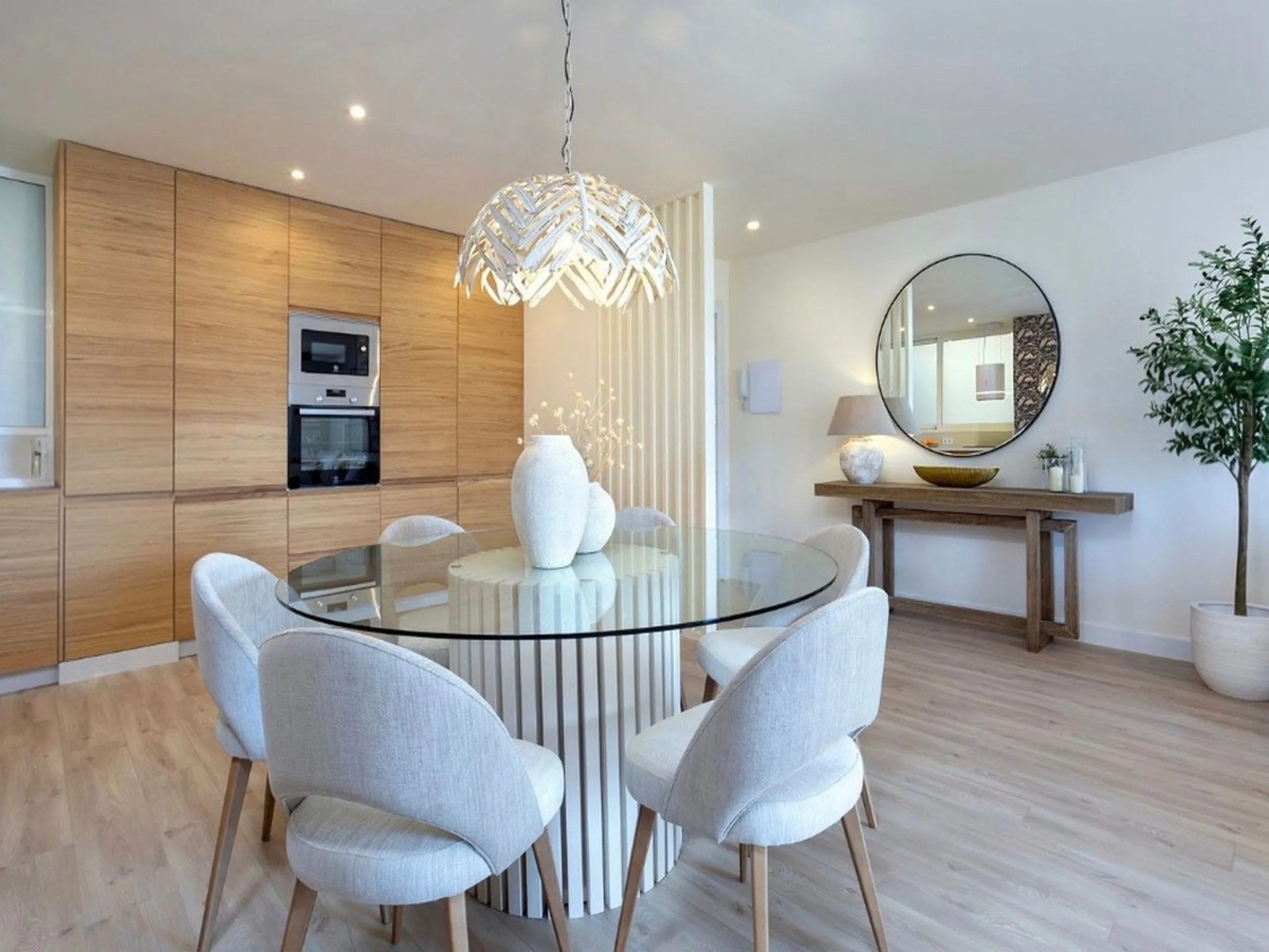 Apartment - Middle Floor Apartment в продаже в Fuengirola, Málaga. В доме 2 спален и 2 ванных комнат. Площадь дома 98 м²