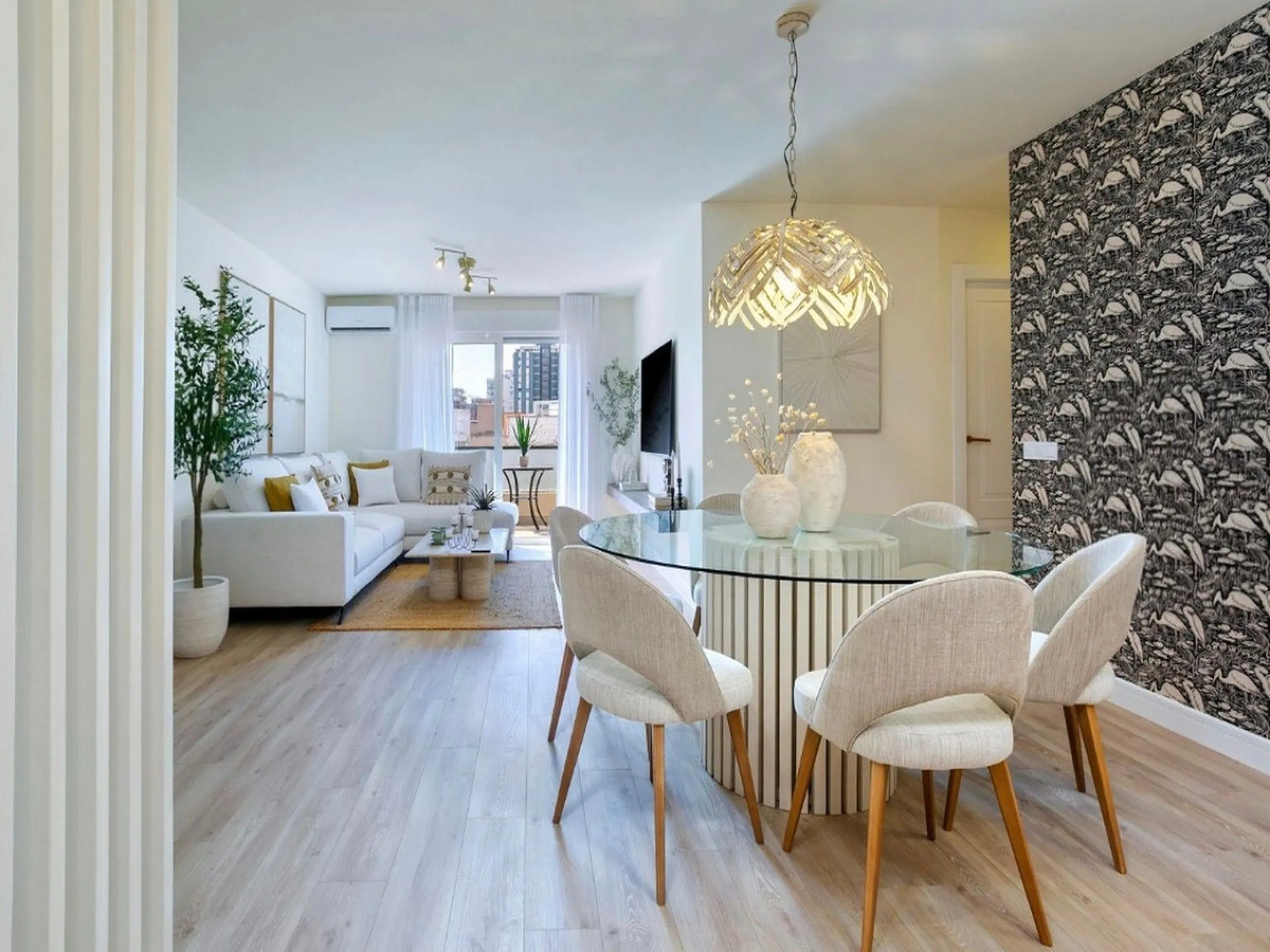 Apartment - Middle Floor Apartment в продаже в Fuengirola, Málaga. В доме 2 спален и 2 ванных комнат. Площадь дома 98 м²