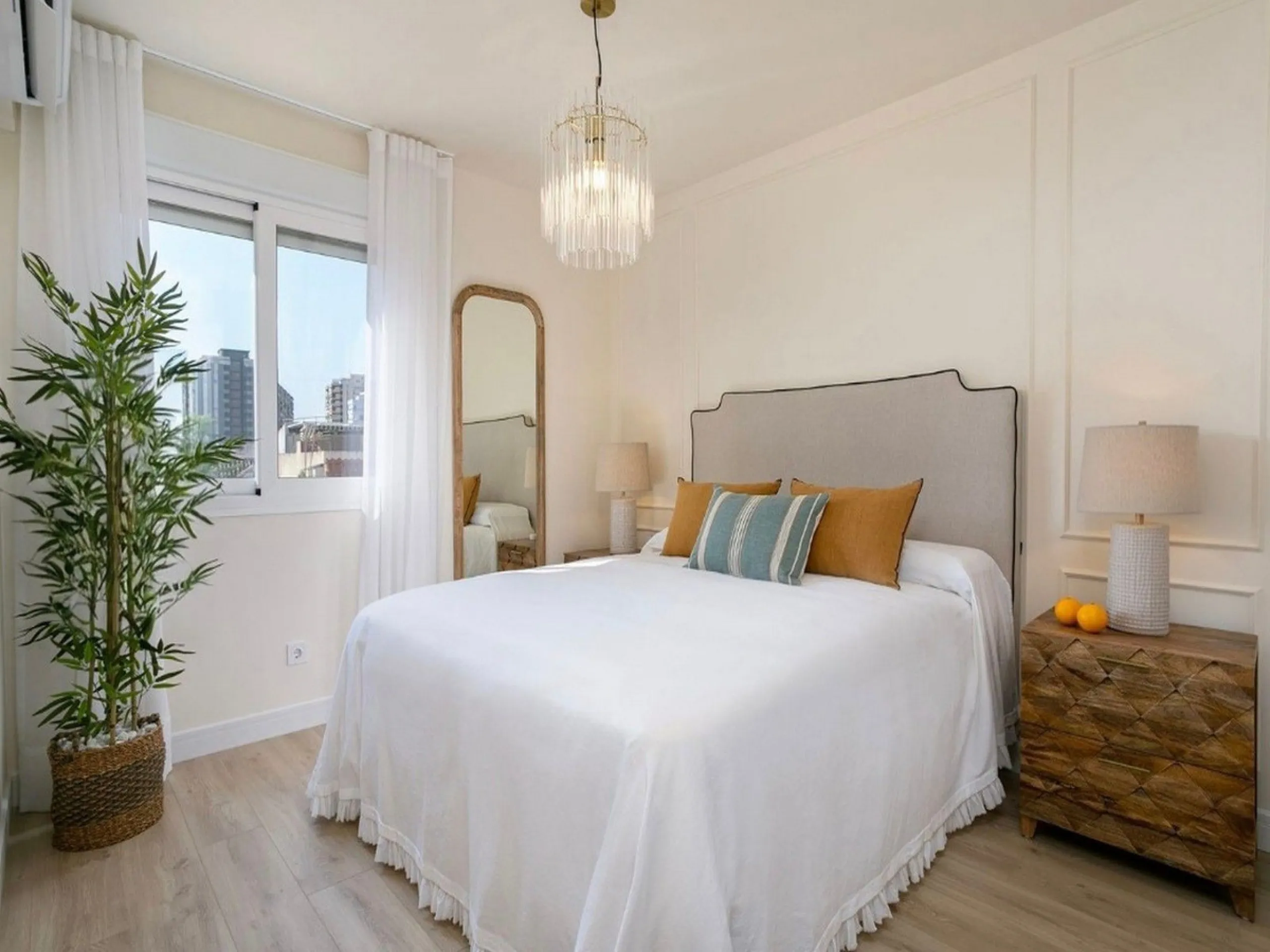 Apartment - Middle Floor Apartment в продаже в Fuengirola, Málaga. В доме 2 спален и 2 ванных комнат. Площадь дома 98 м²