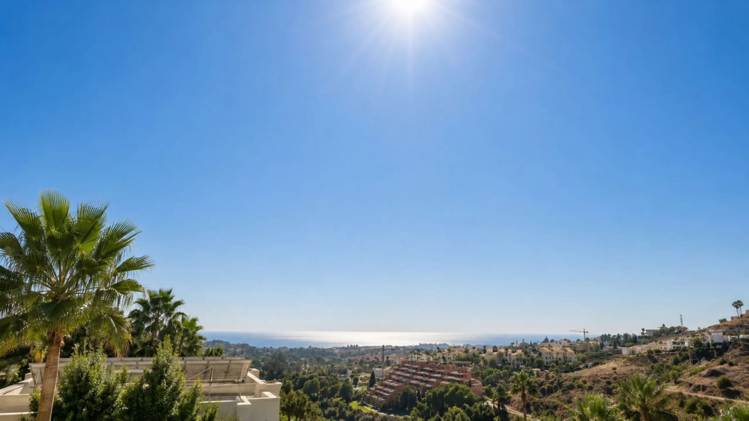 Beautiful Andalucian style modern villa located on the border of El Paraiso and Benahavis, La Alqueria, close to both El Paraiso and Atalaya golf courses.