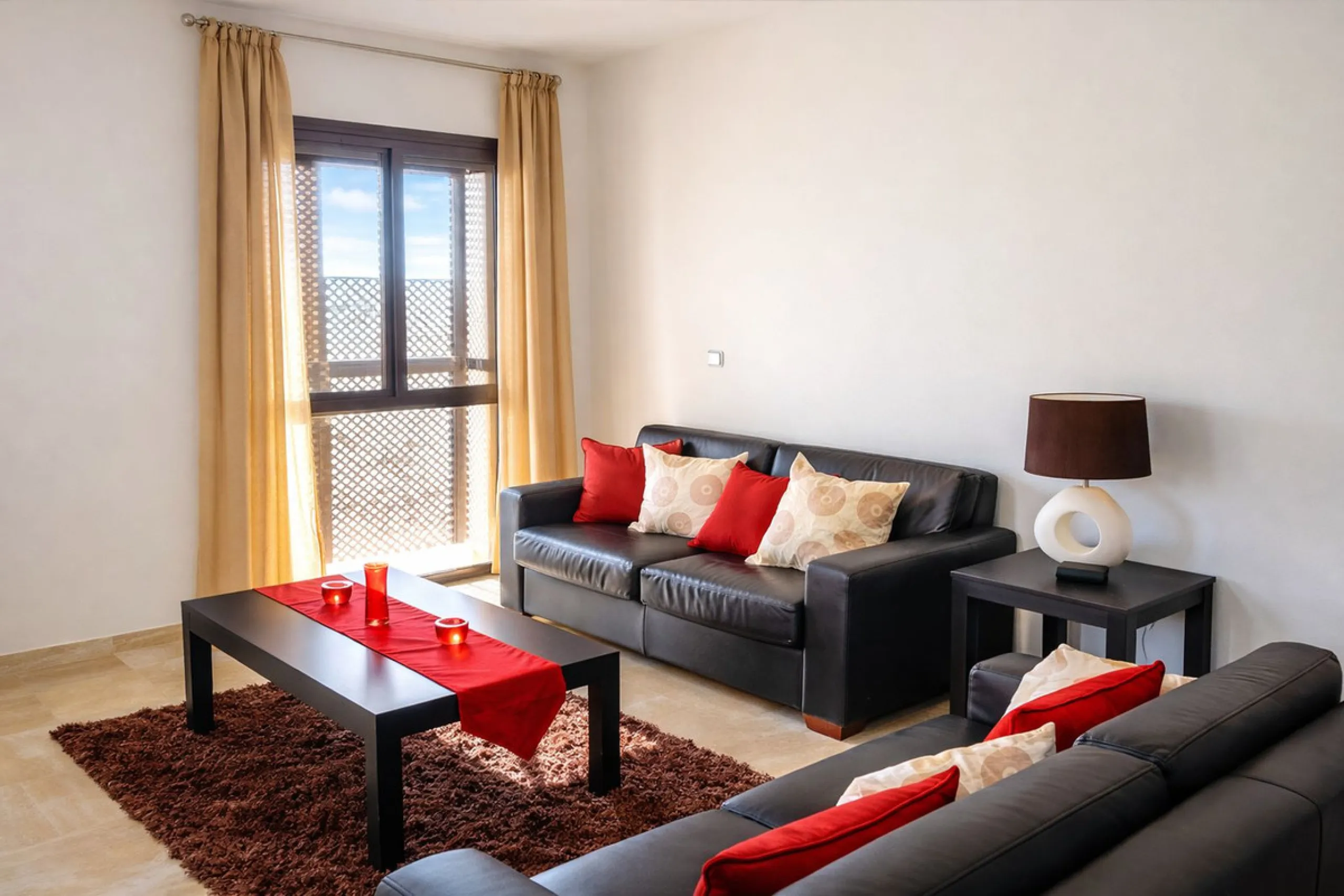 BRIGHT APARTMENT WITH TERRACE AND SEA VIEWS