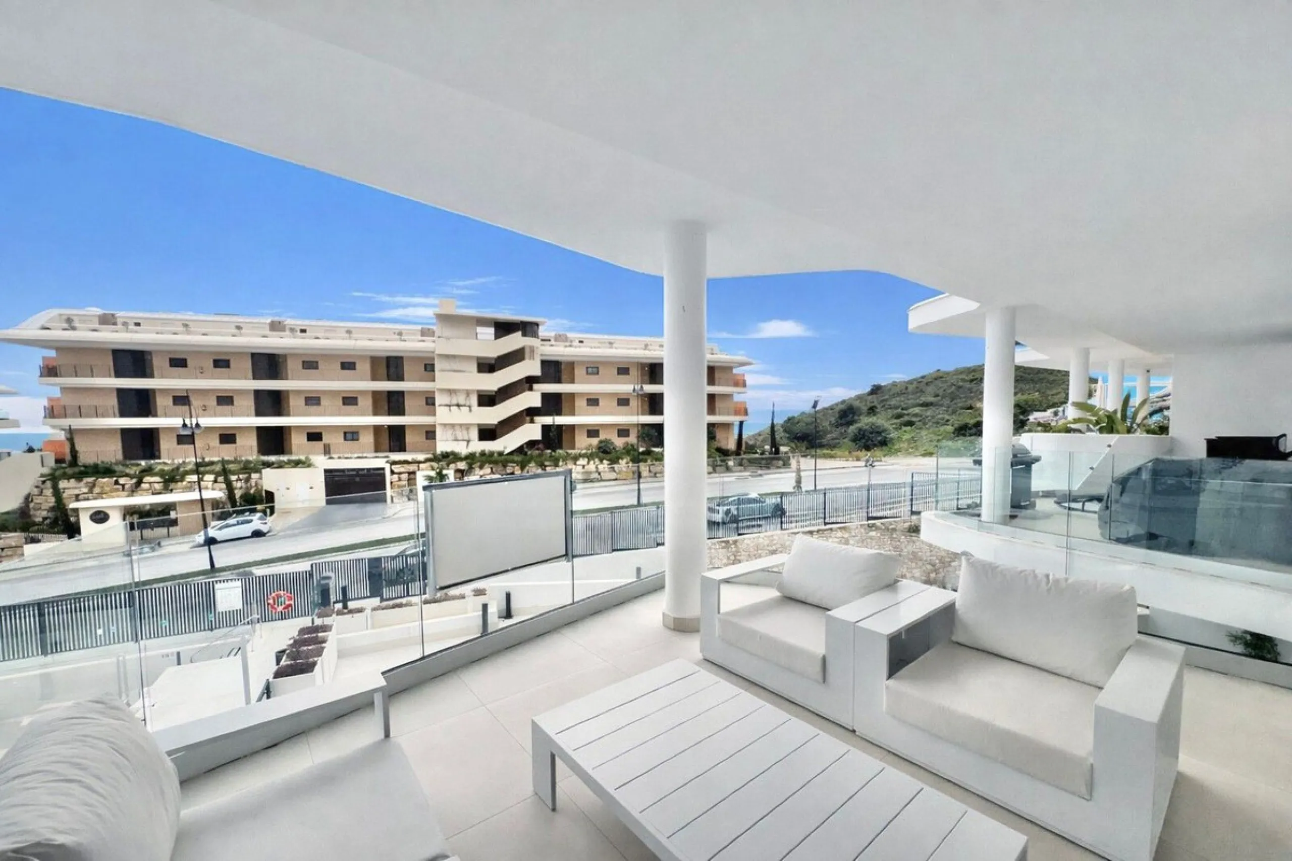 Apartment - Middle Floor Apartment в продаже в Fuengirola, Málaga. В доме 3 спален и 2 ванных комнат. Площадь дома 92 м²