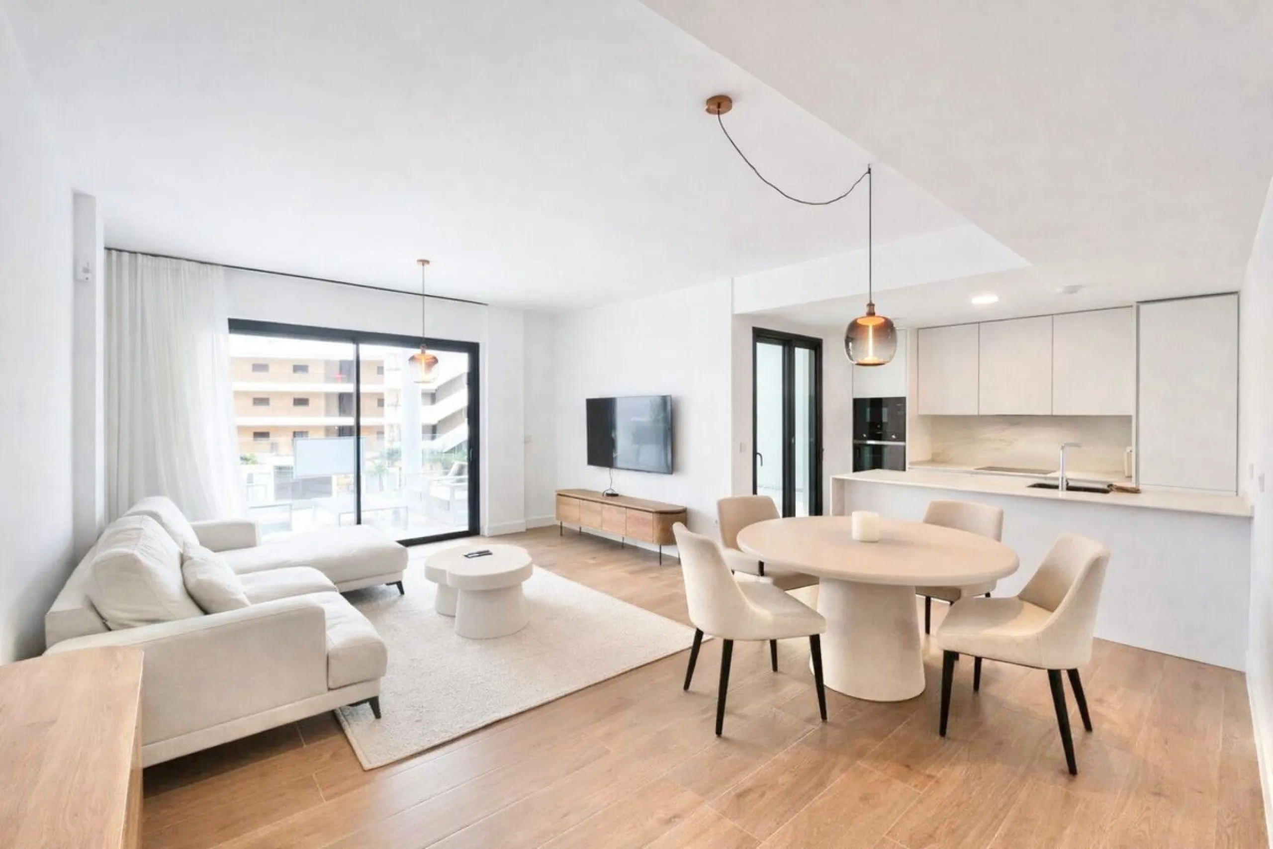 Apartment - Middle Floor Apartment в продаже в Fuengirola, Málaga. В доме 3 спален и 2 ванных комнат. Площадь дома 92 м²