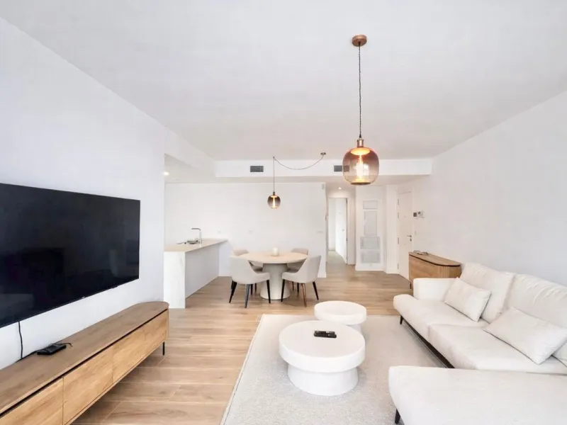 Apartment - Middle Floor Apartment в продаже в Fuengirola, Málaga. В доме 3 спален и 2 ванных комнат. Площадь дома 92 м²