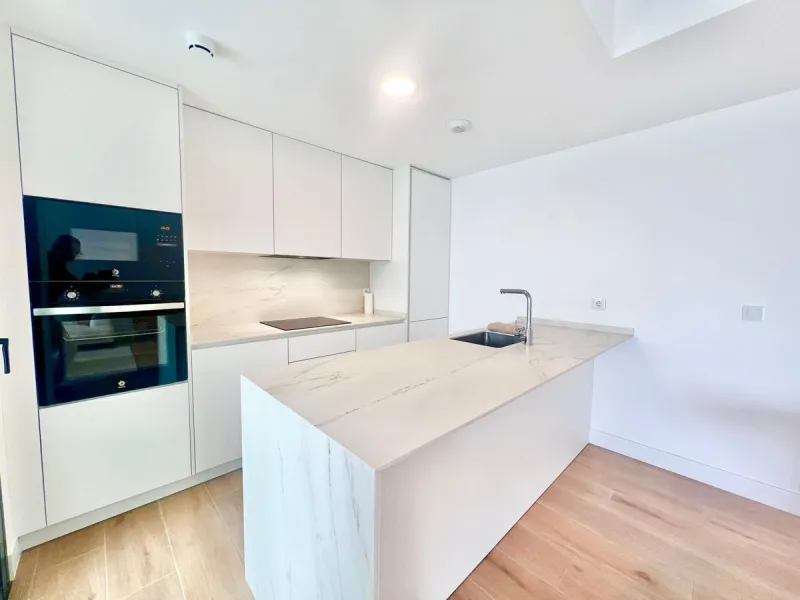 Apartment - Middle Floor Apartment в продаже в Fuengirola, Málaga. В доме 3 спален и 2 ванных комнат. Площадь дома 92 м²