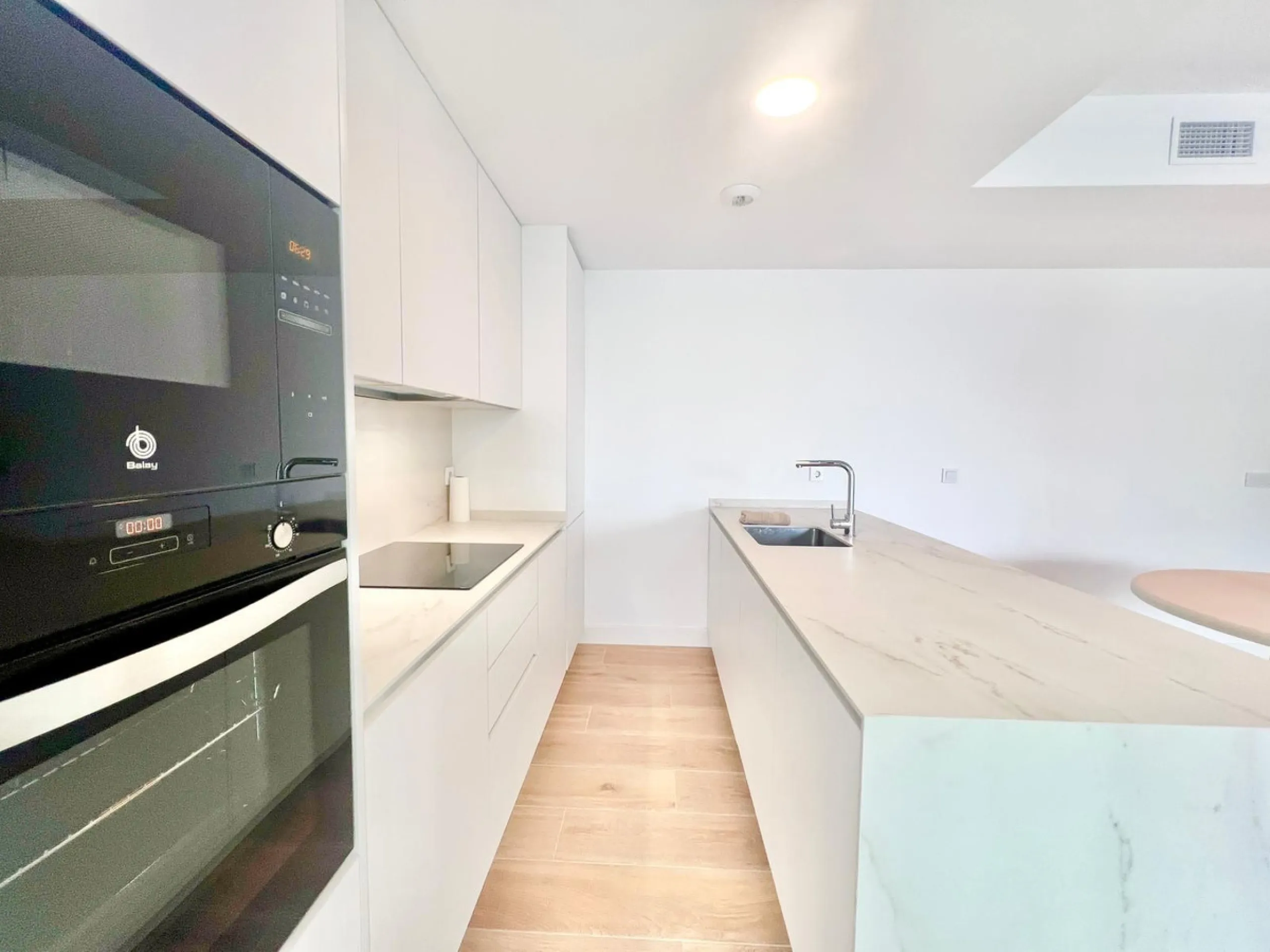 Apartment - Middle Floor Apartment в продаже в Fuengirola, Málaga. В доме 3 спален и 2 ванных комнат. Площадь дома 92 м²